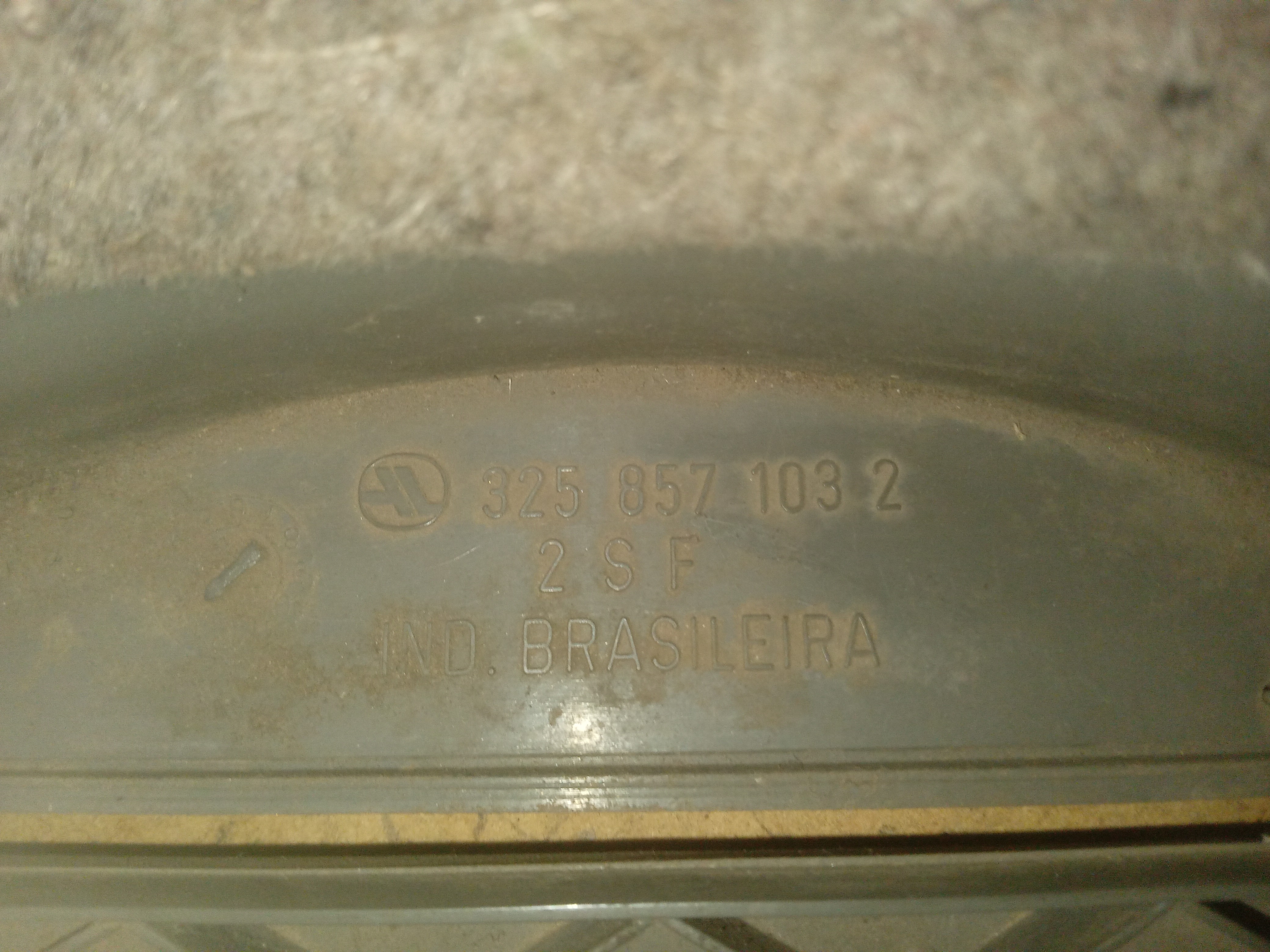 PORTA LUVA VW SANTANA 1992 3