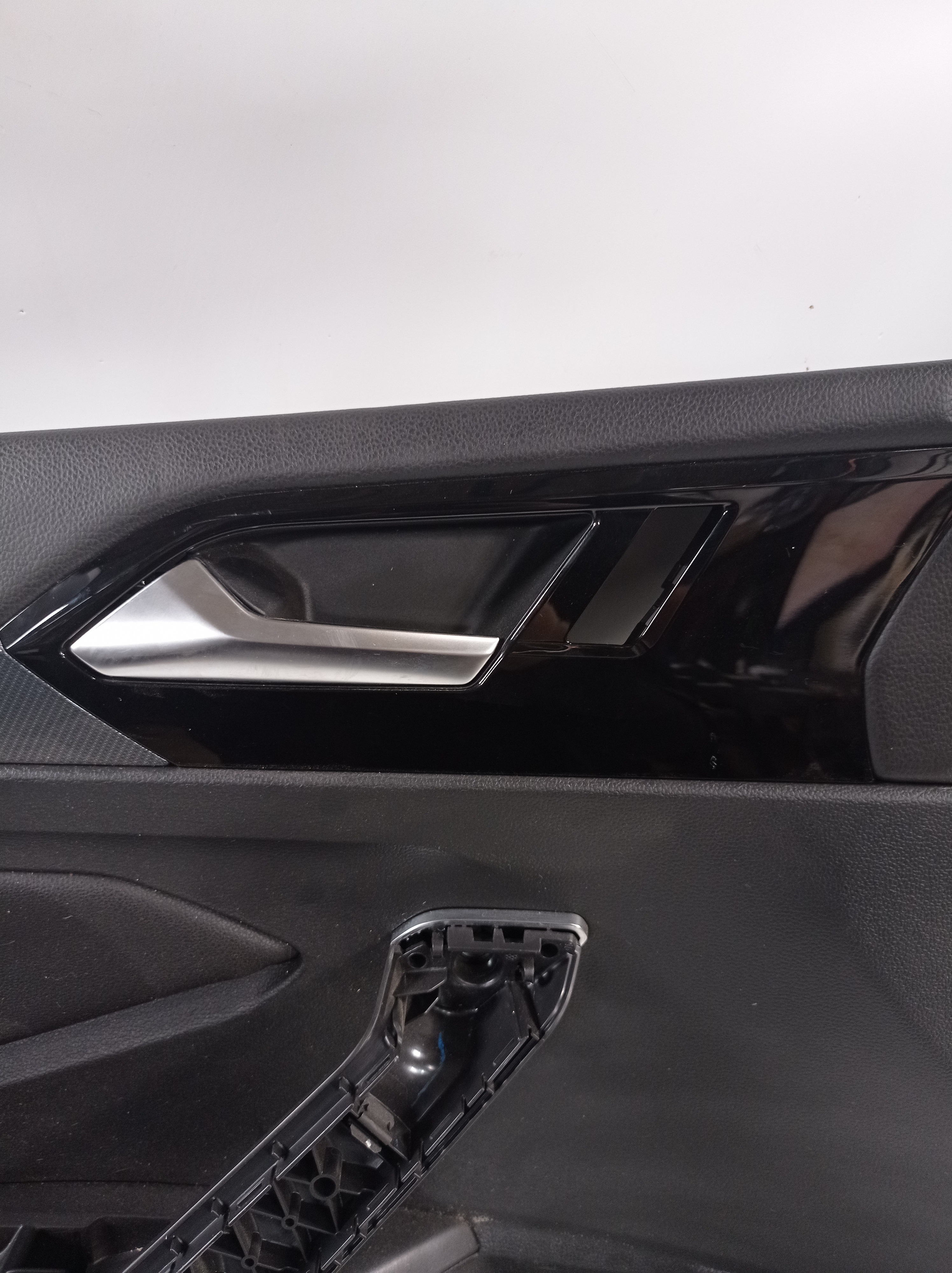 Forro De Porta Dianteira Esquerda Vw Jetta 2019 Original 7