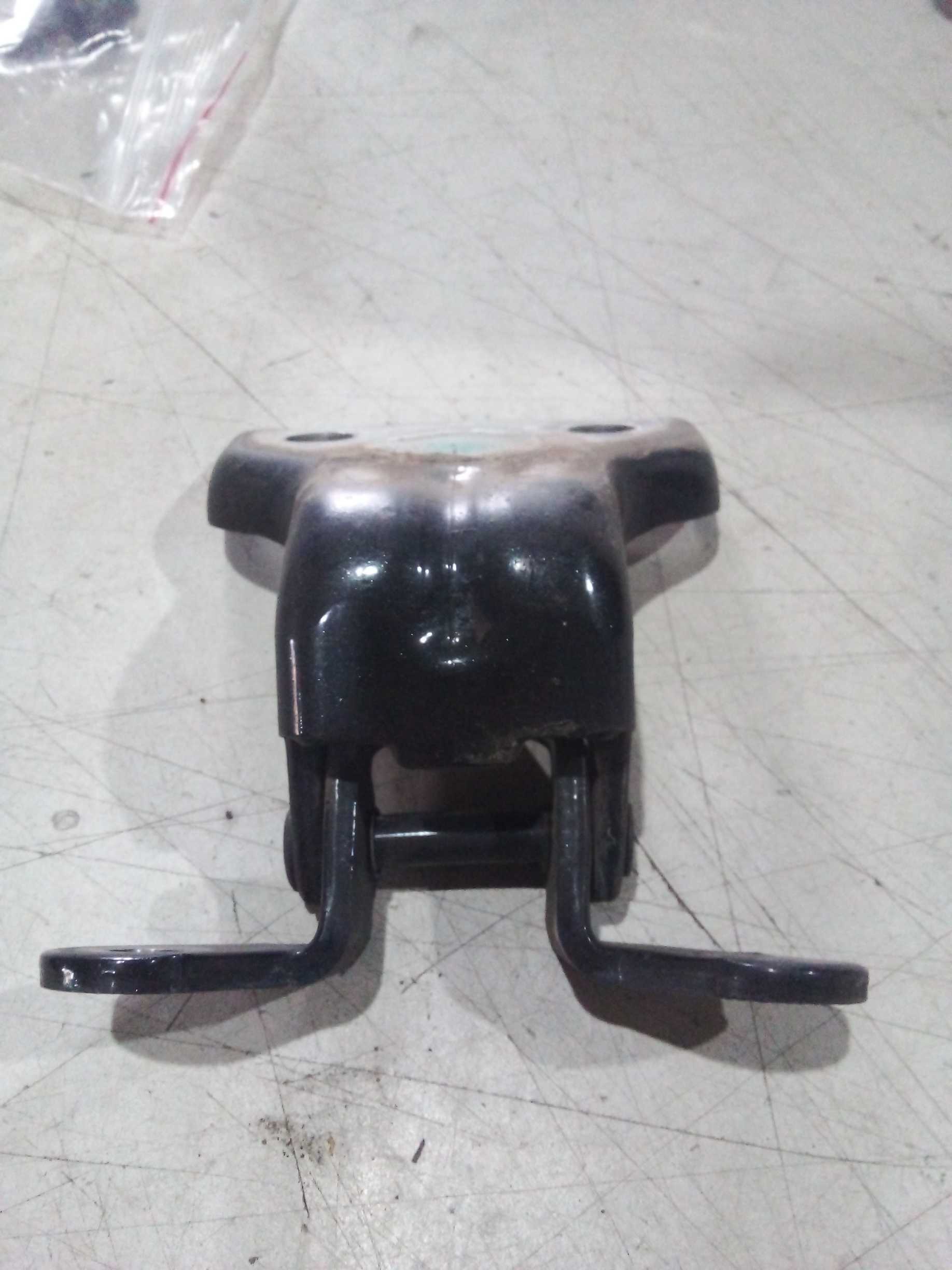 DOBRADIÇA SUPERIOR PORTA TRASEIRA ESQUERDA Chevrolet Captiva 1