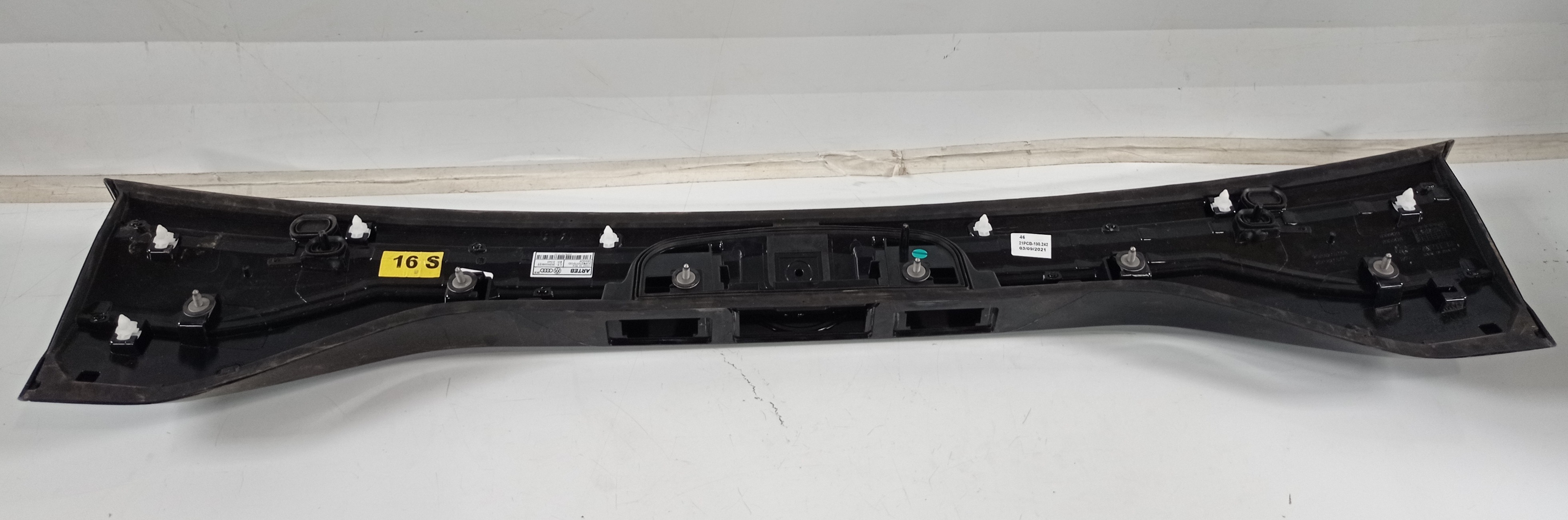 2gp827577 Moldura Aplique Tampa Traseira Vw Tcross 2019 2020 2