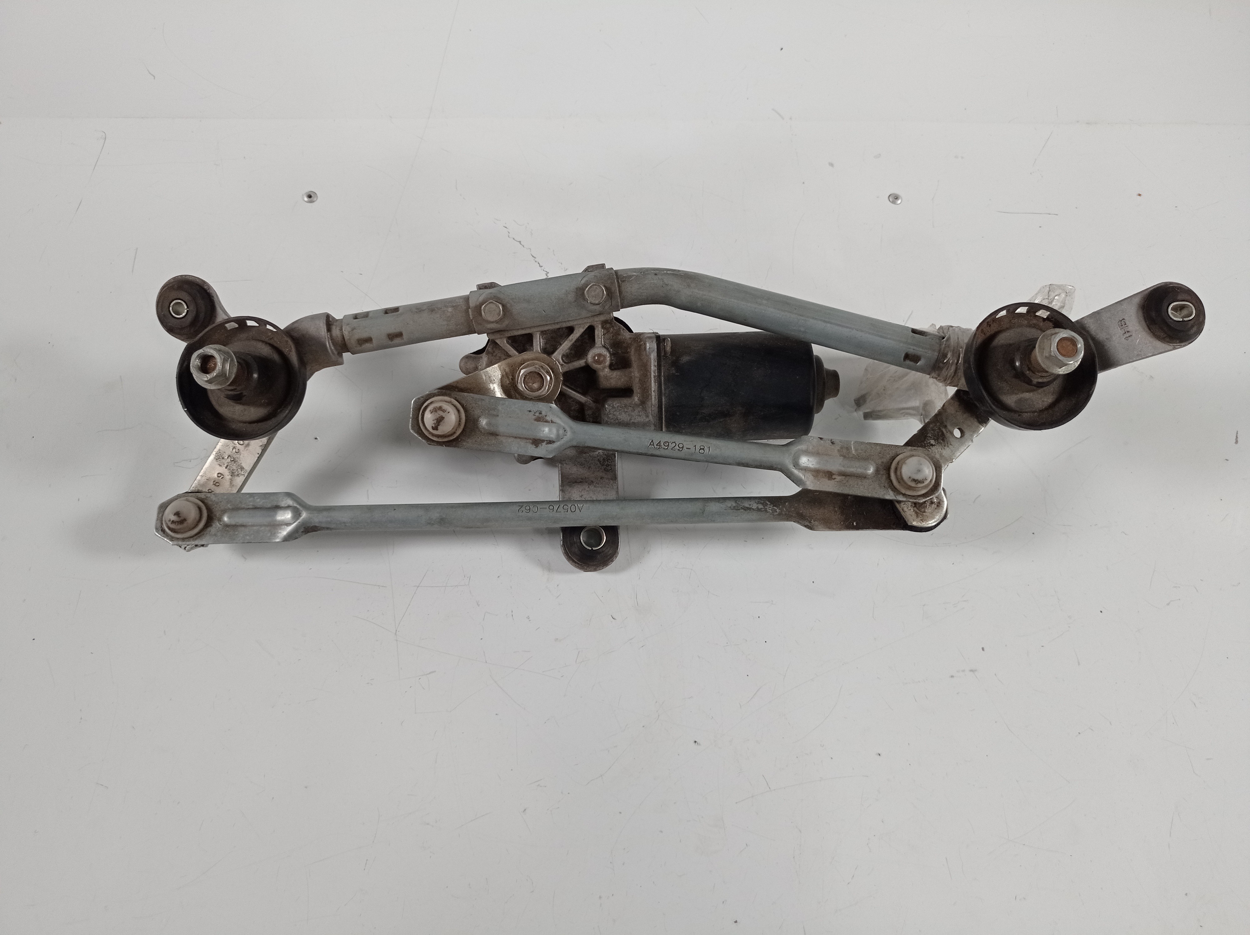 Galhada Com Motor Limpador Parabrisa Nissan Versa 2012 2013 2