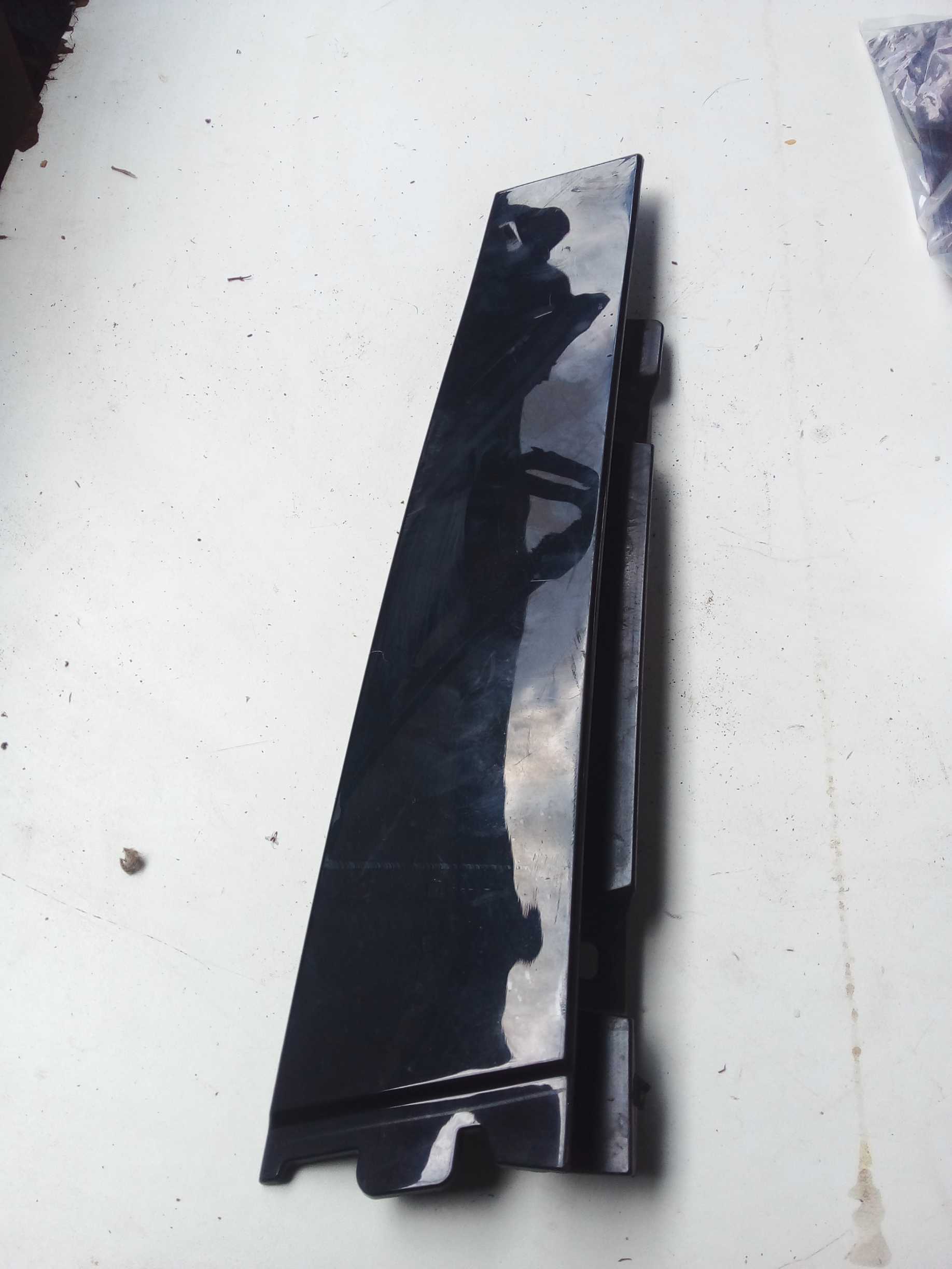 MOLDURA EXTERNA PORTA TRÁS ESQUERDA CRUZE HATCH 2017