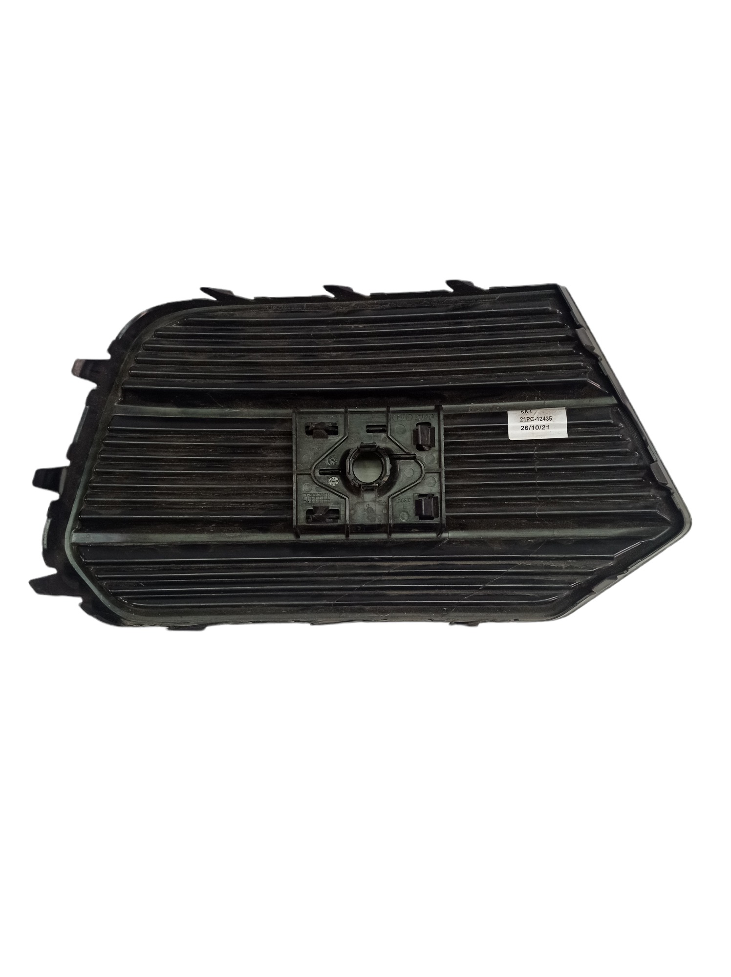 Grade Farol De Milha Esq Audi Q3 16 19 Com Furo 8u0807681q 2