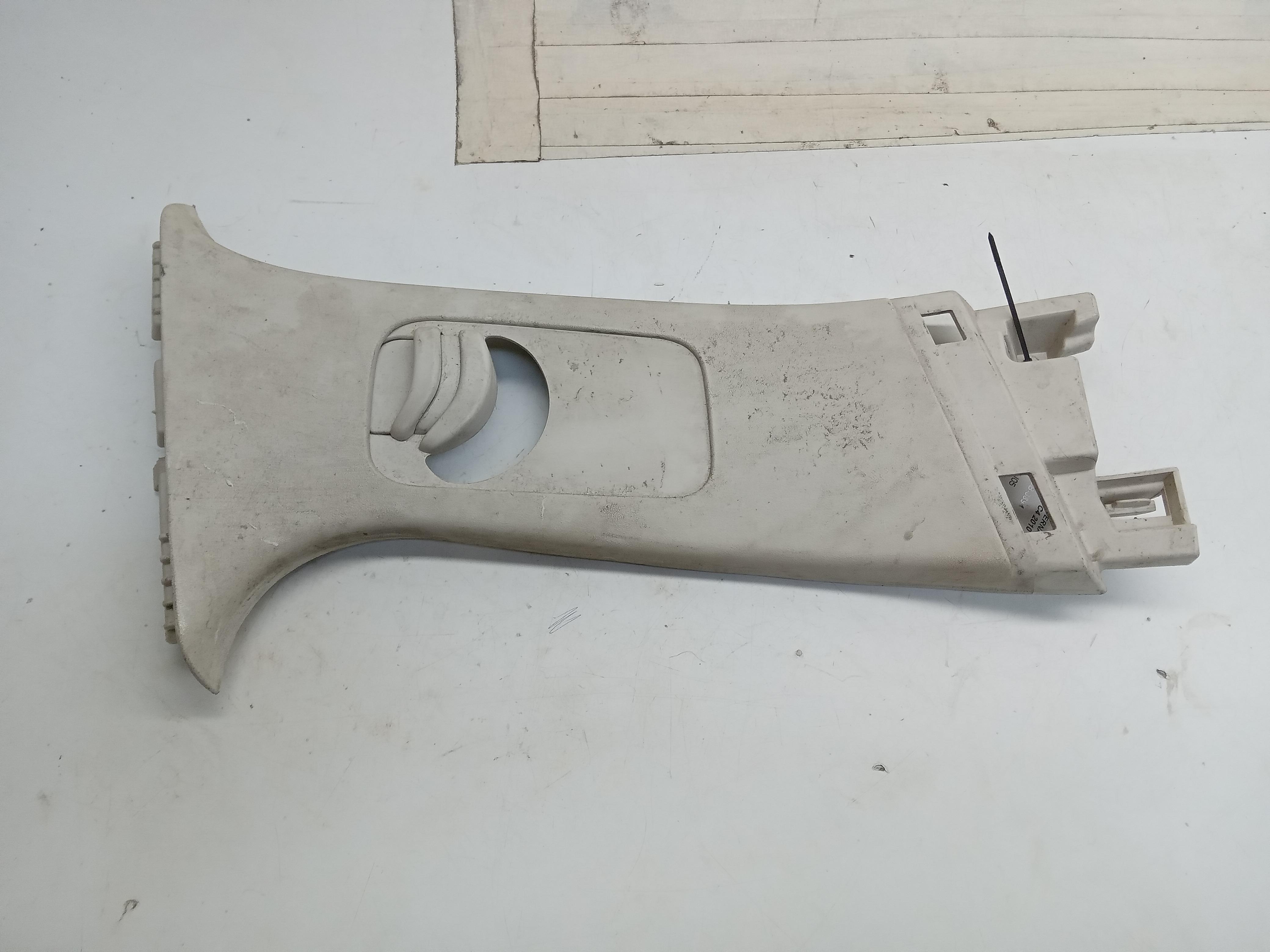 ACABAMENTO COLUNA INTERNA DIANTEIRA LD Citroën C4 2010 1