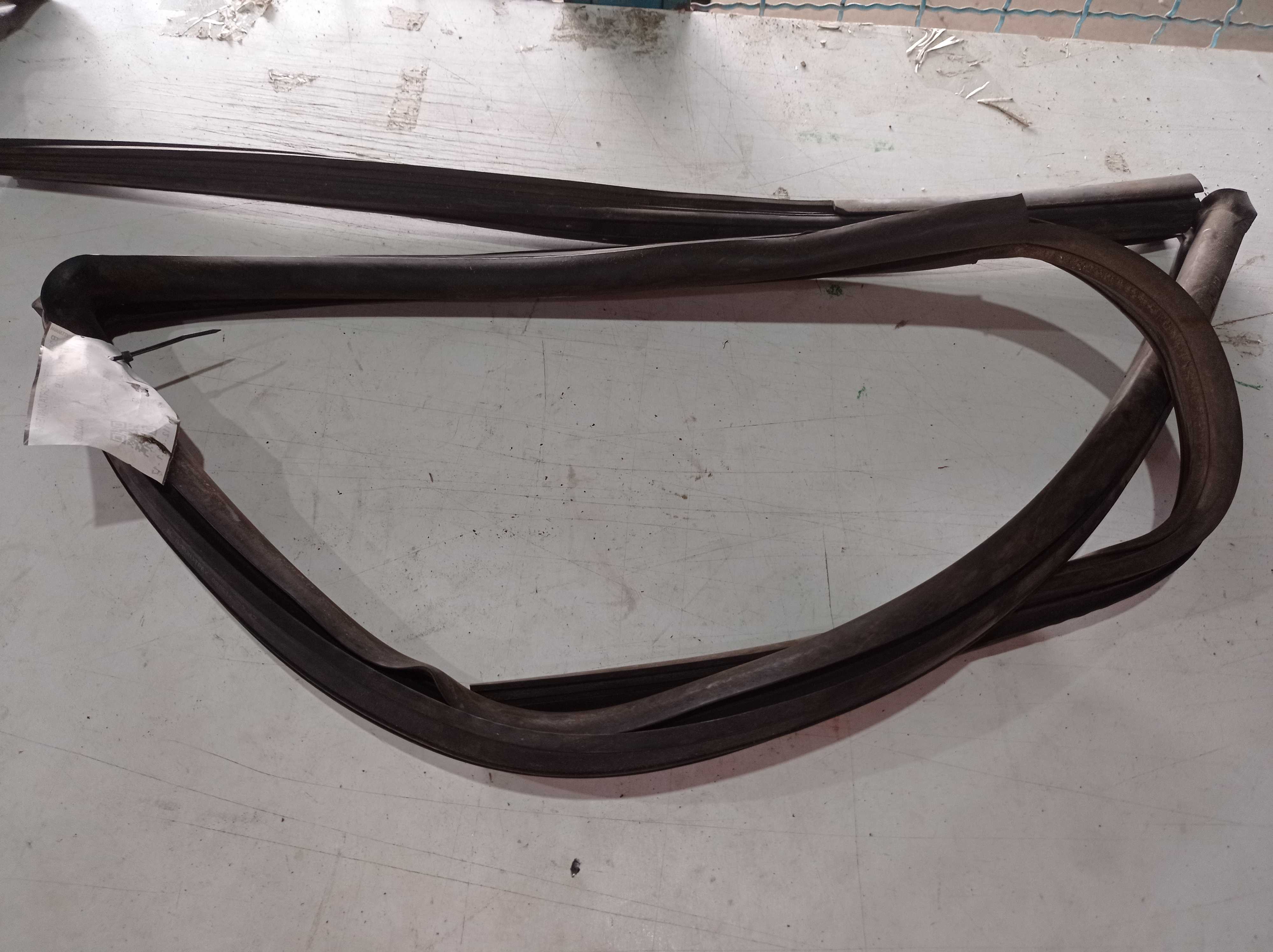 BORRACha INTERNa PORTA DIANTEIRA DIREITA Kia Sorento 2009