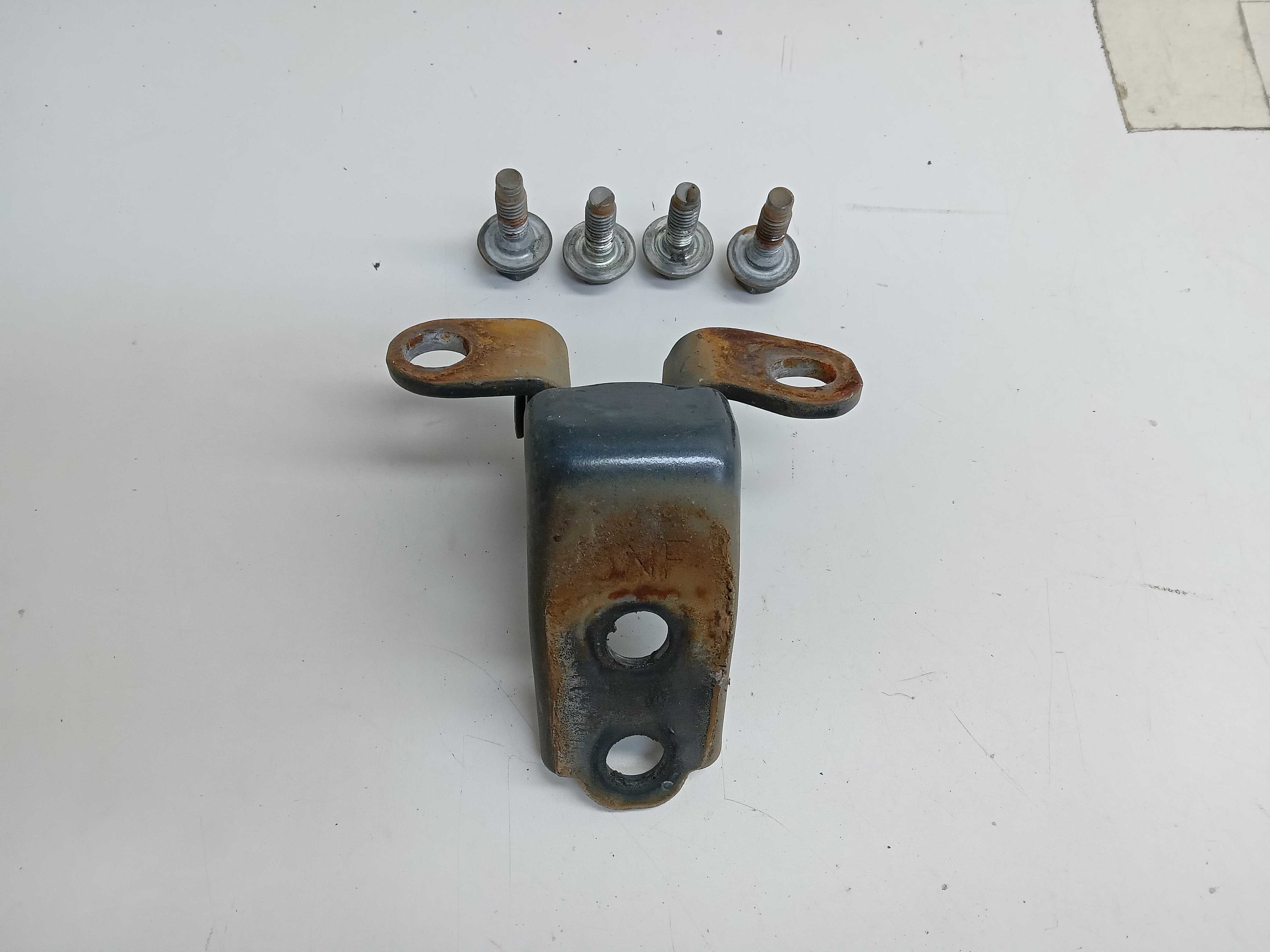 DOBRADIÇA INFERIOR PORTA DIANTEIRA DIREITA Honda Civic 2005 1