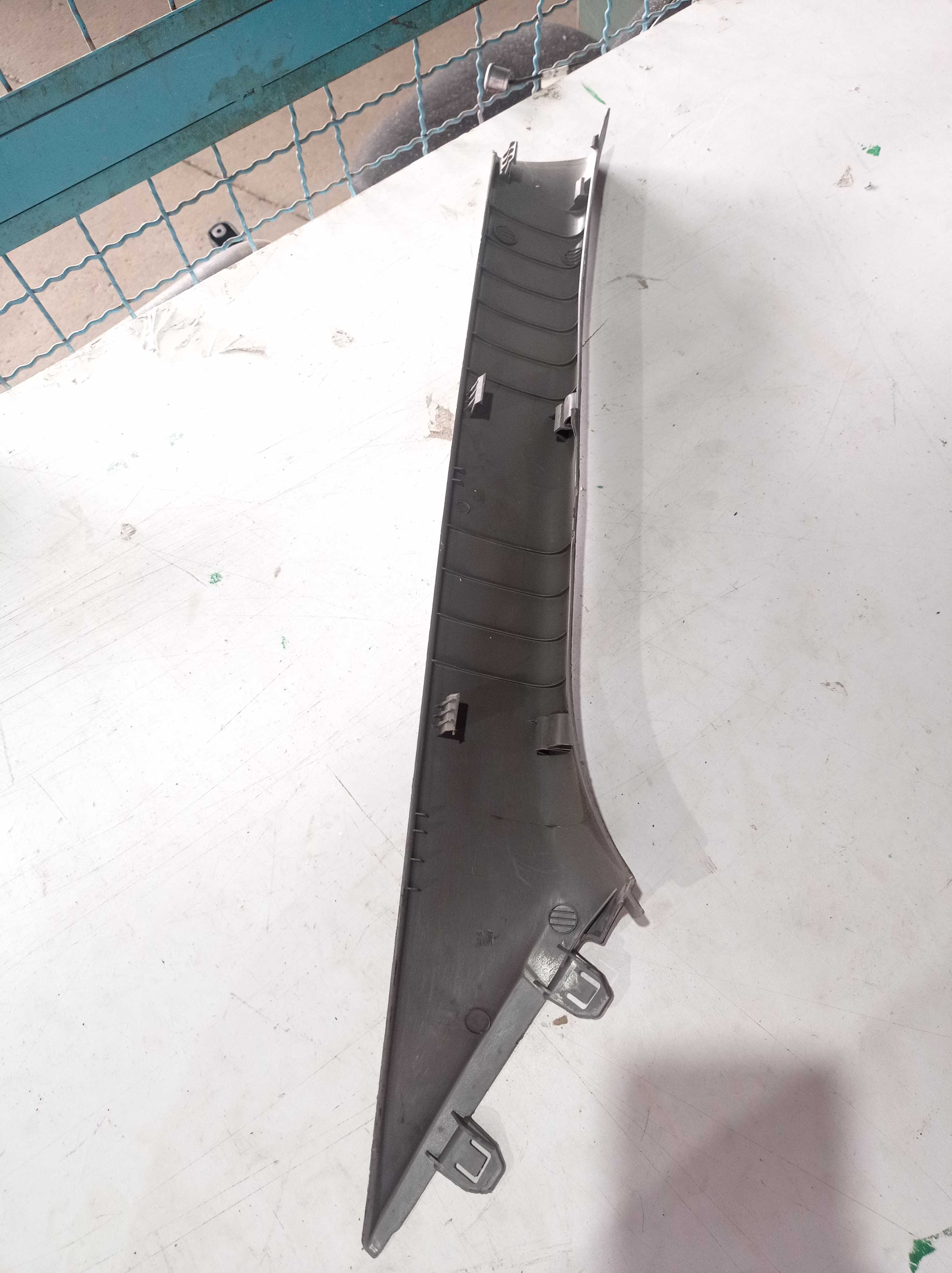 MOLDURA COLUNA PARABRISA LADO ESQUERDO RENAULT MASTER 2015 2