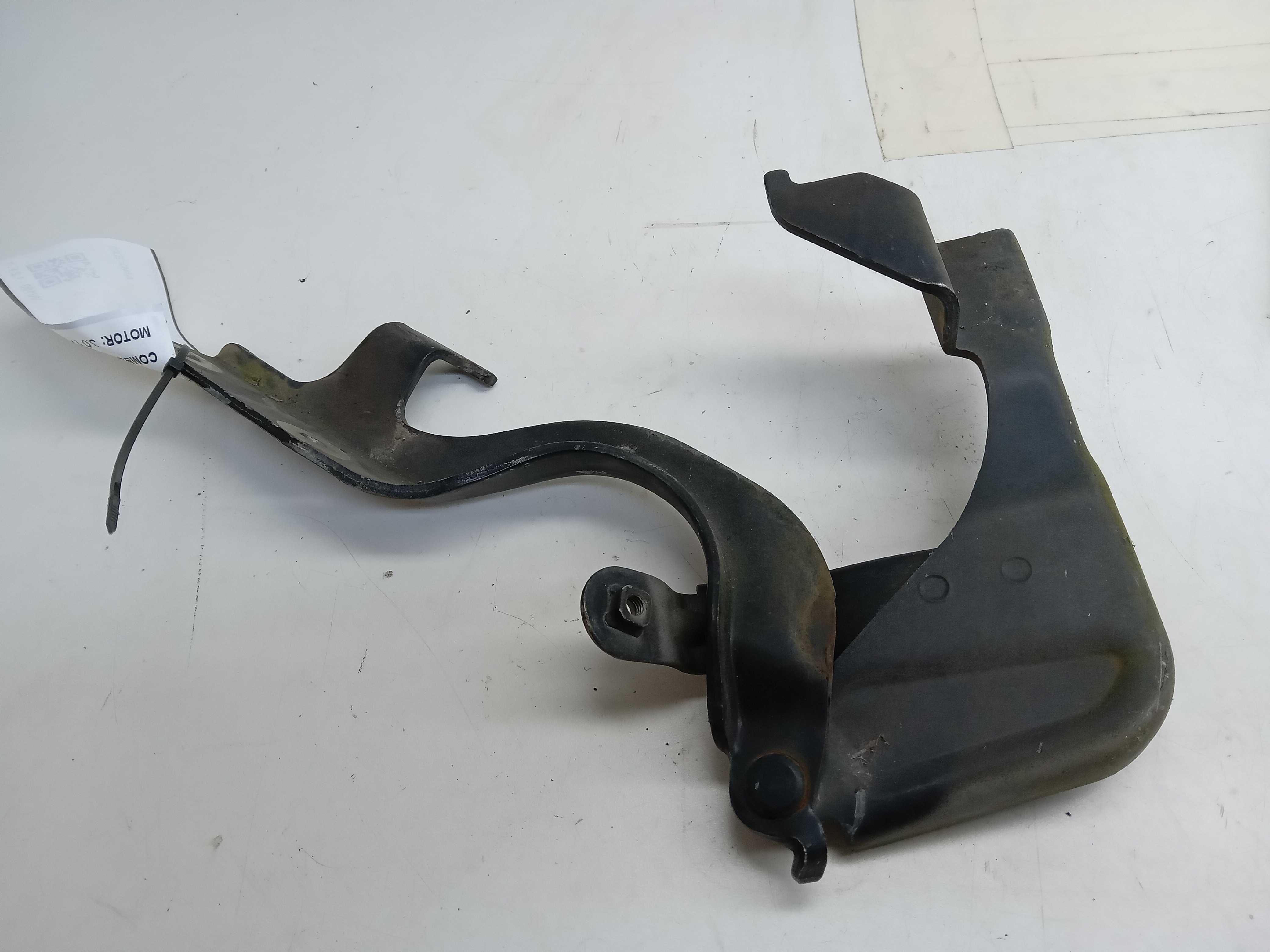 DOBRADIÇA ESQUERDA DO CAPÔ Chevrolet Captiva 2009 2