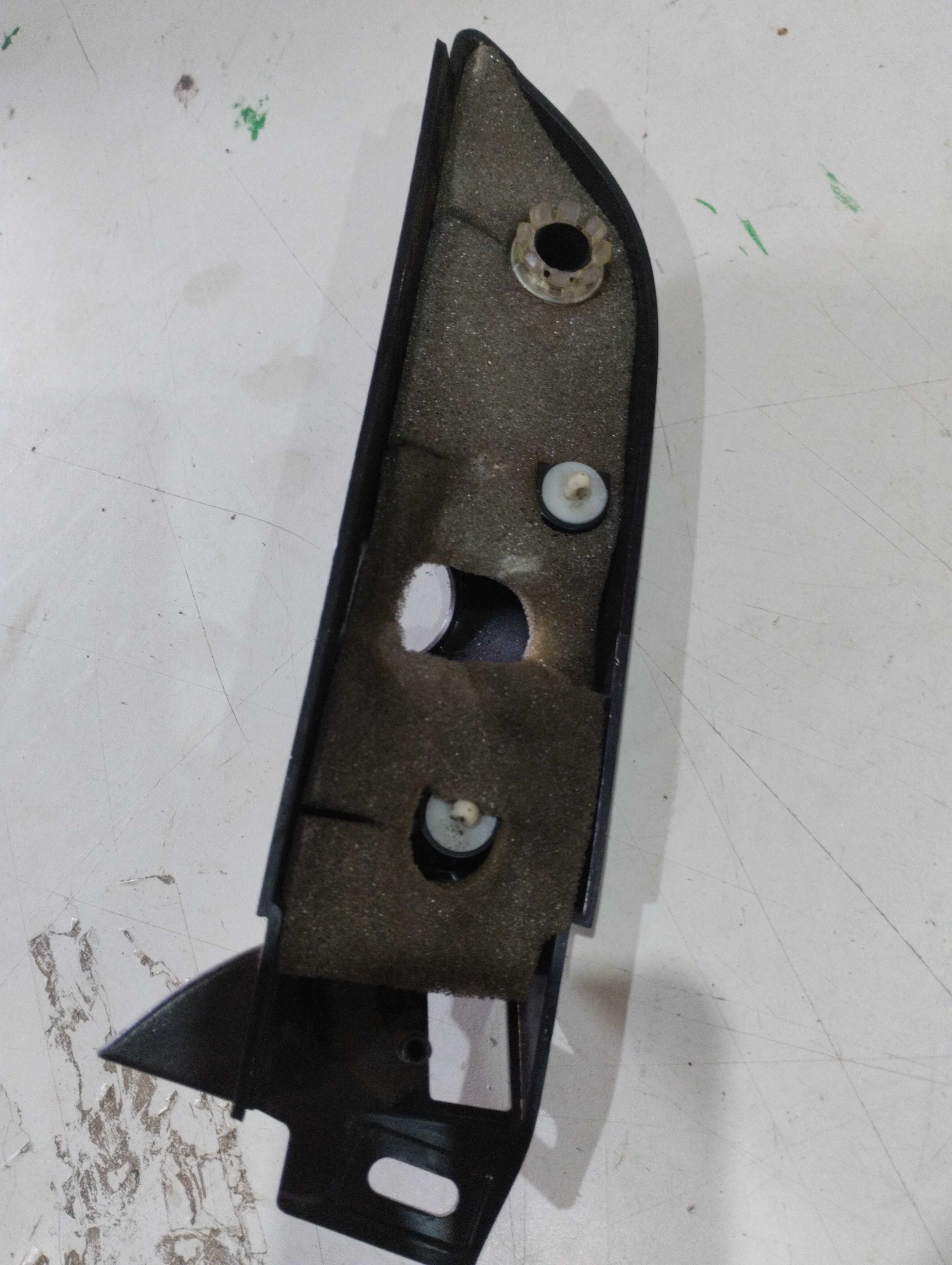 Acabamento interno moldura retrovisor direita VW Fox 2004 2