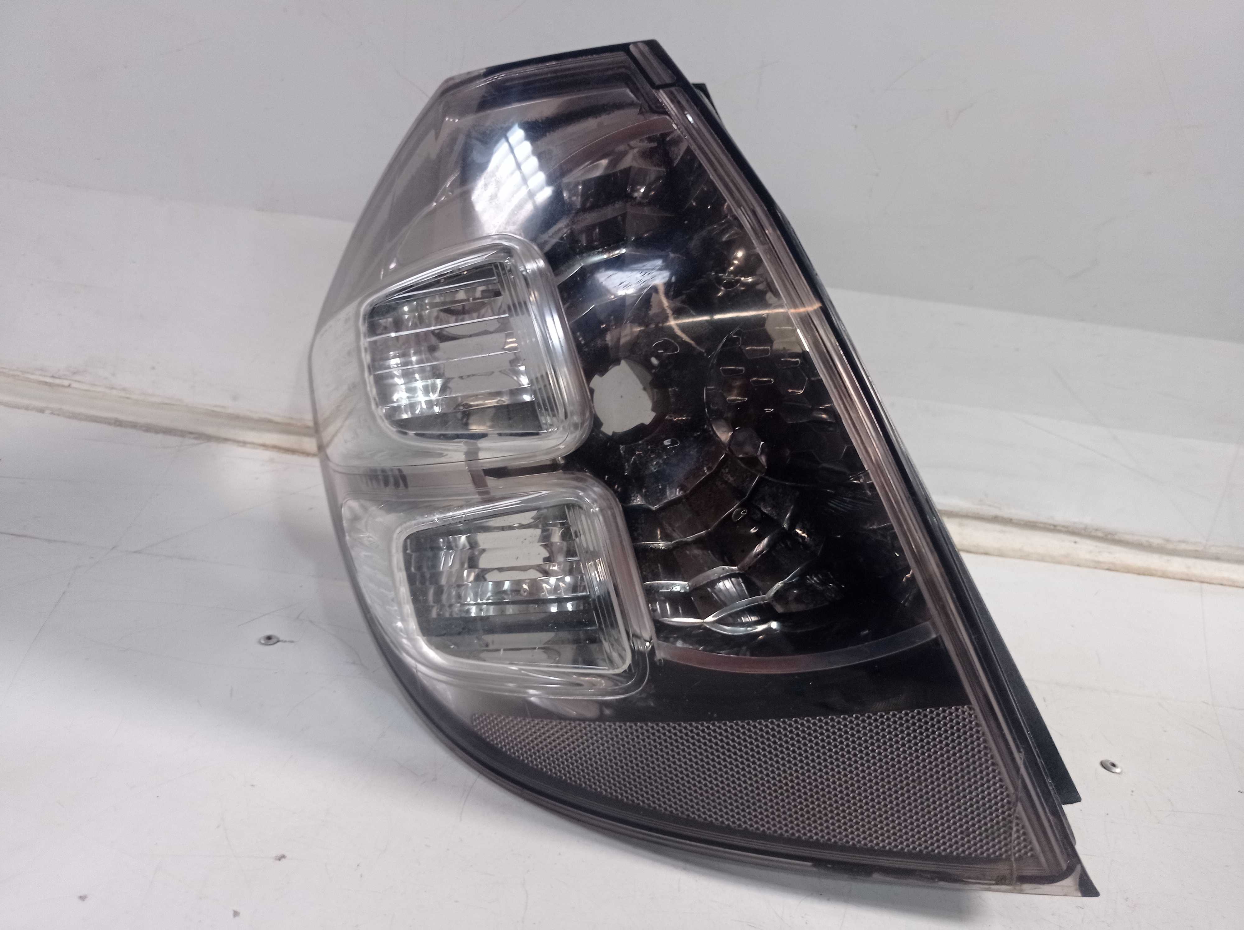 Lanterna traseira Honda Fit 2009 a 2012 p/ recuperar 3