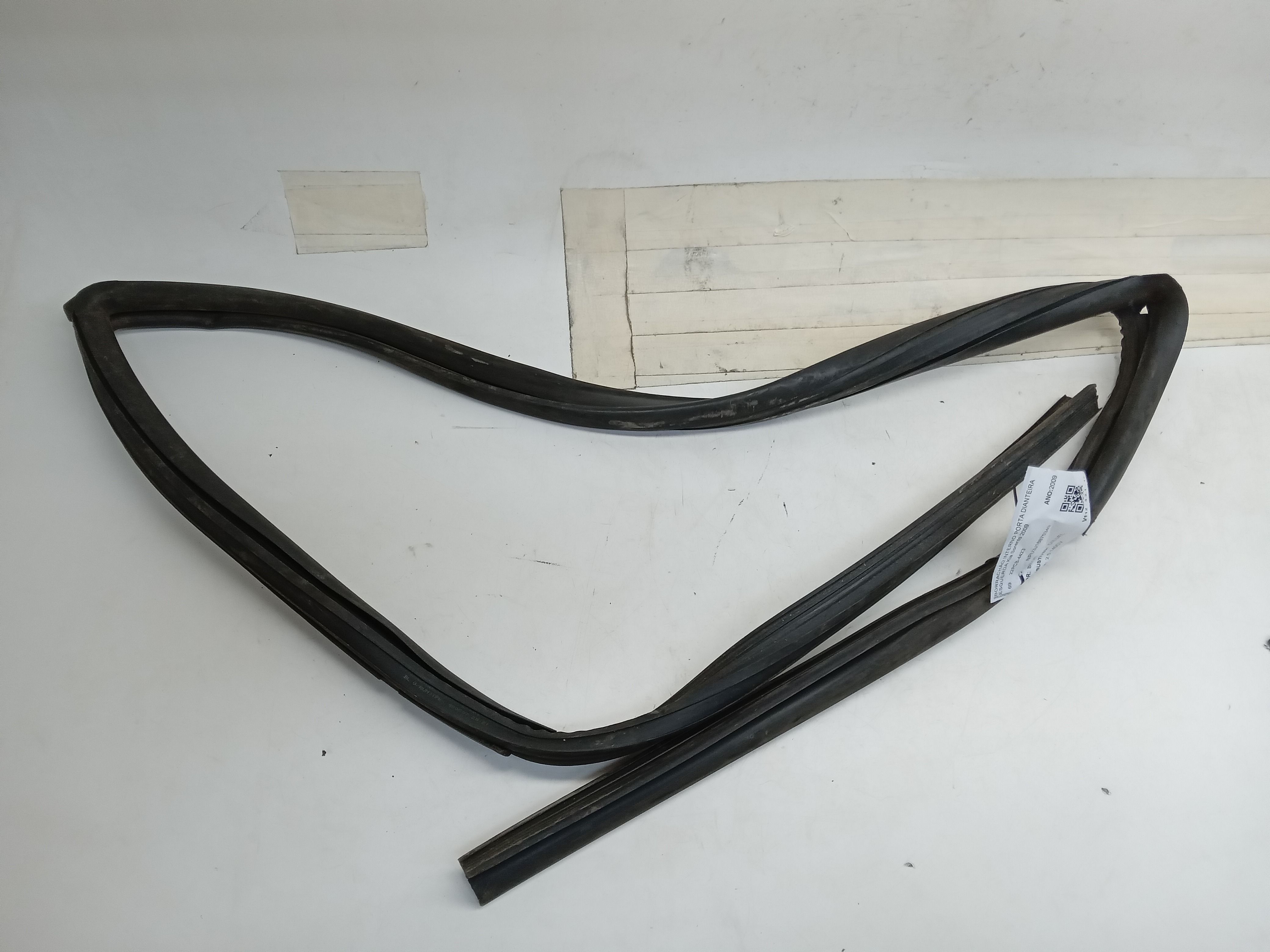 BORRACHA INTERNA PORTA DIANT LE Kia Sorento 2009