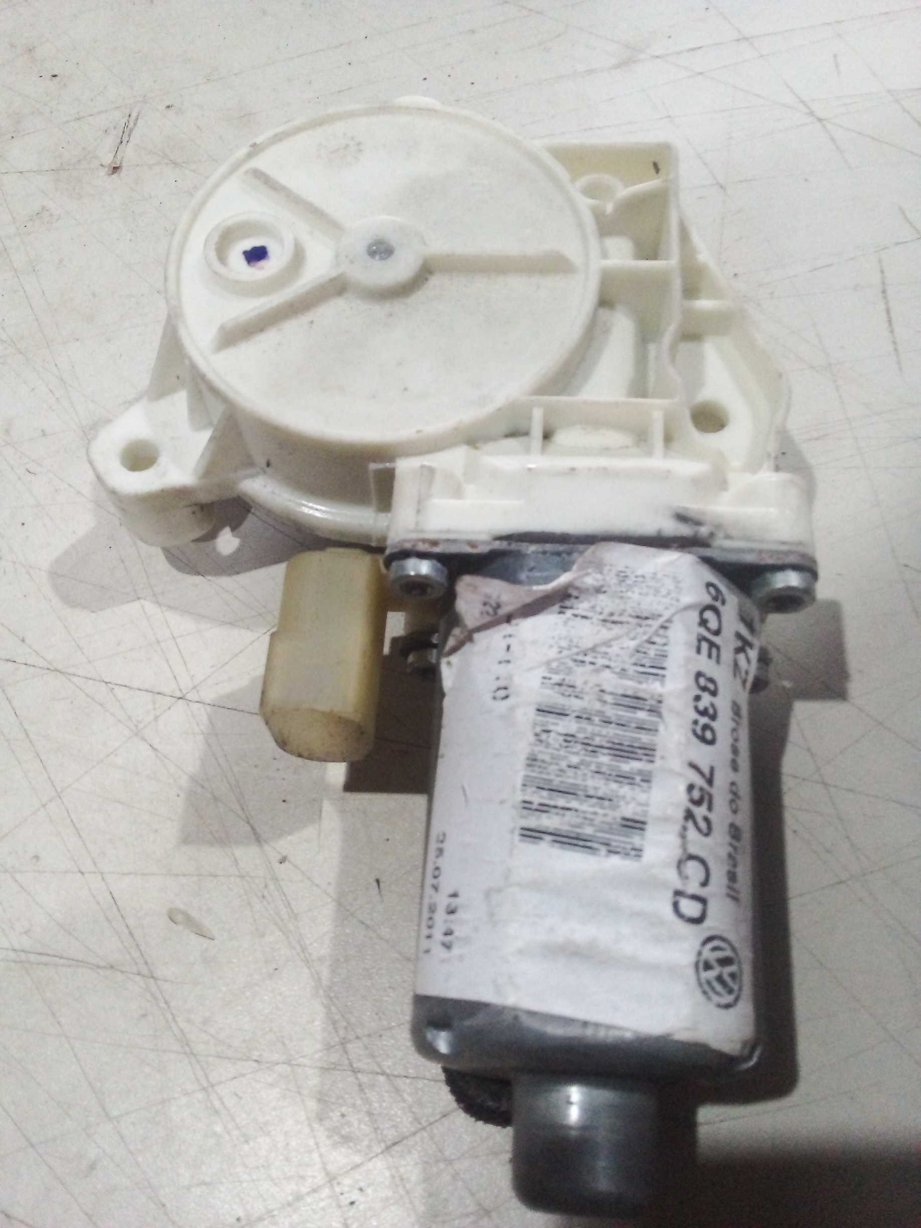 MOTOR MAQUINA VIDRO ESQ POLO 2011 6QE839752 1