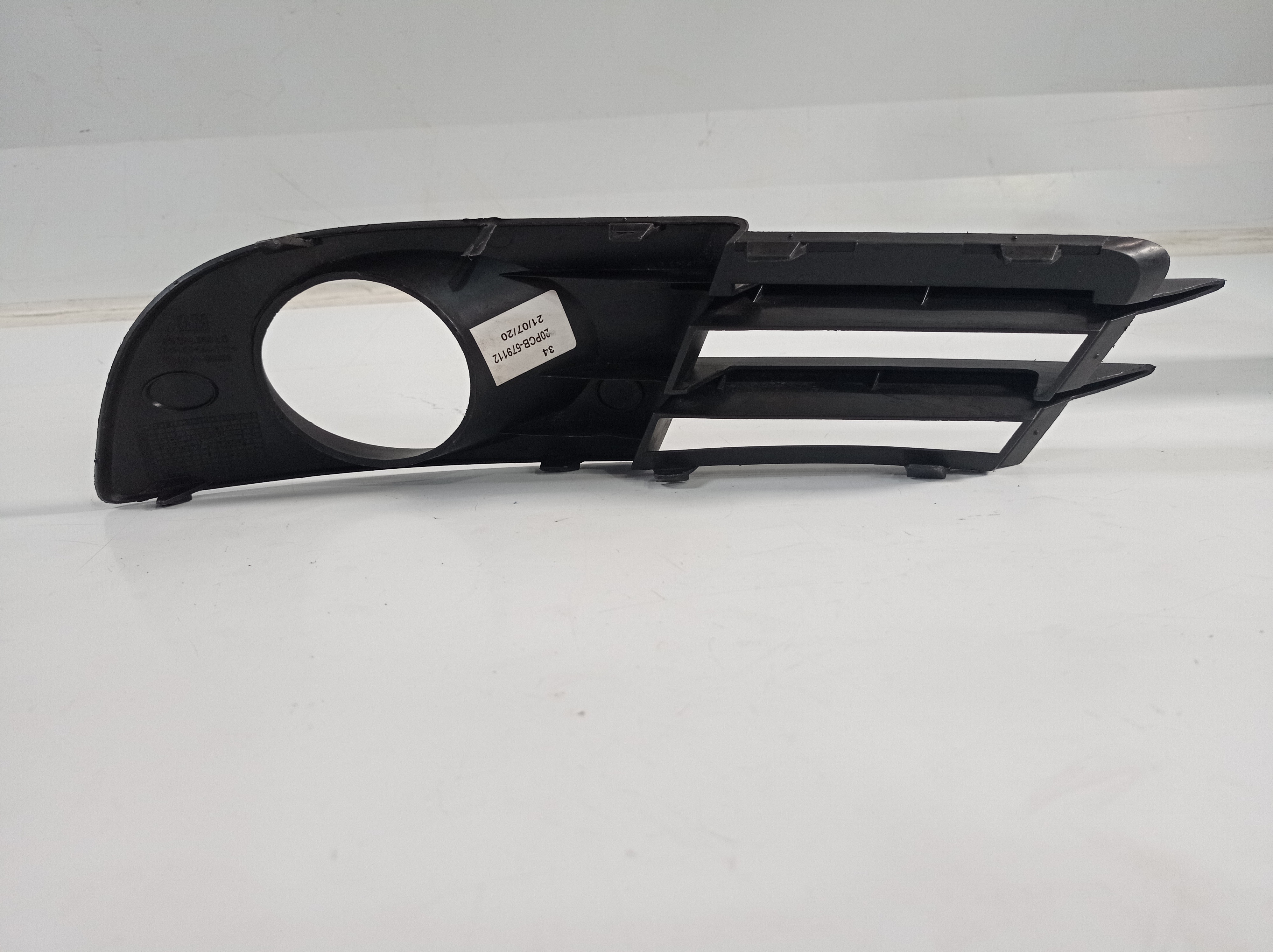 93374988 Grade Parachoque Farol Milha Dir Gm Vectra 2006 09 2