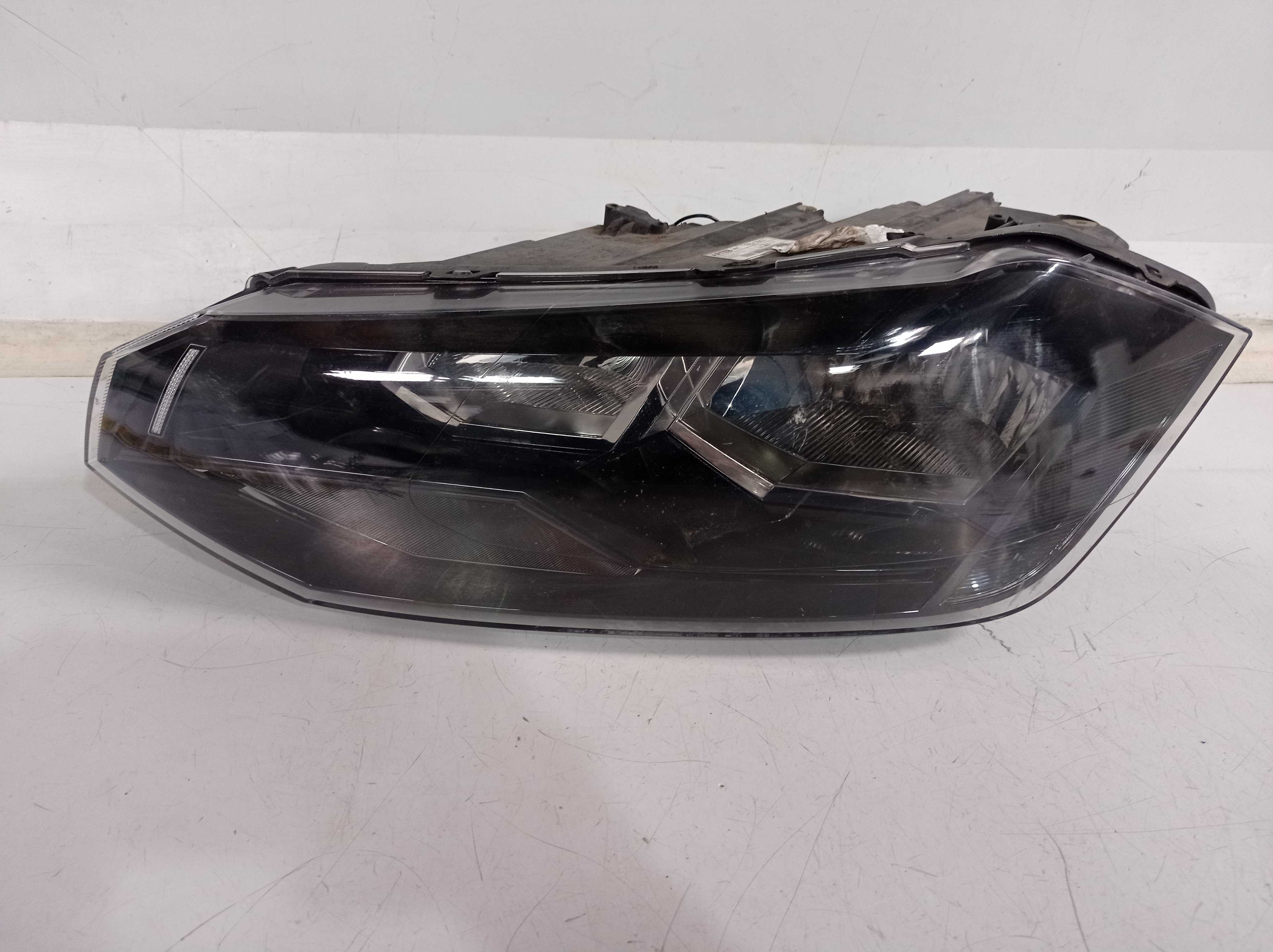 FAROL LADO ESQUERDO VW POLO VIRTUS 17 19 6EA941005 P RECU 1
