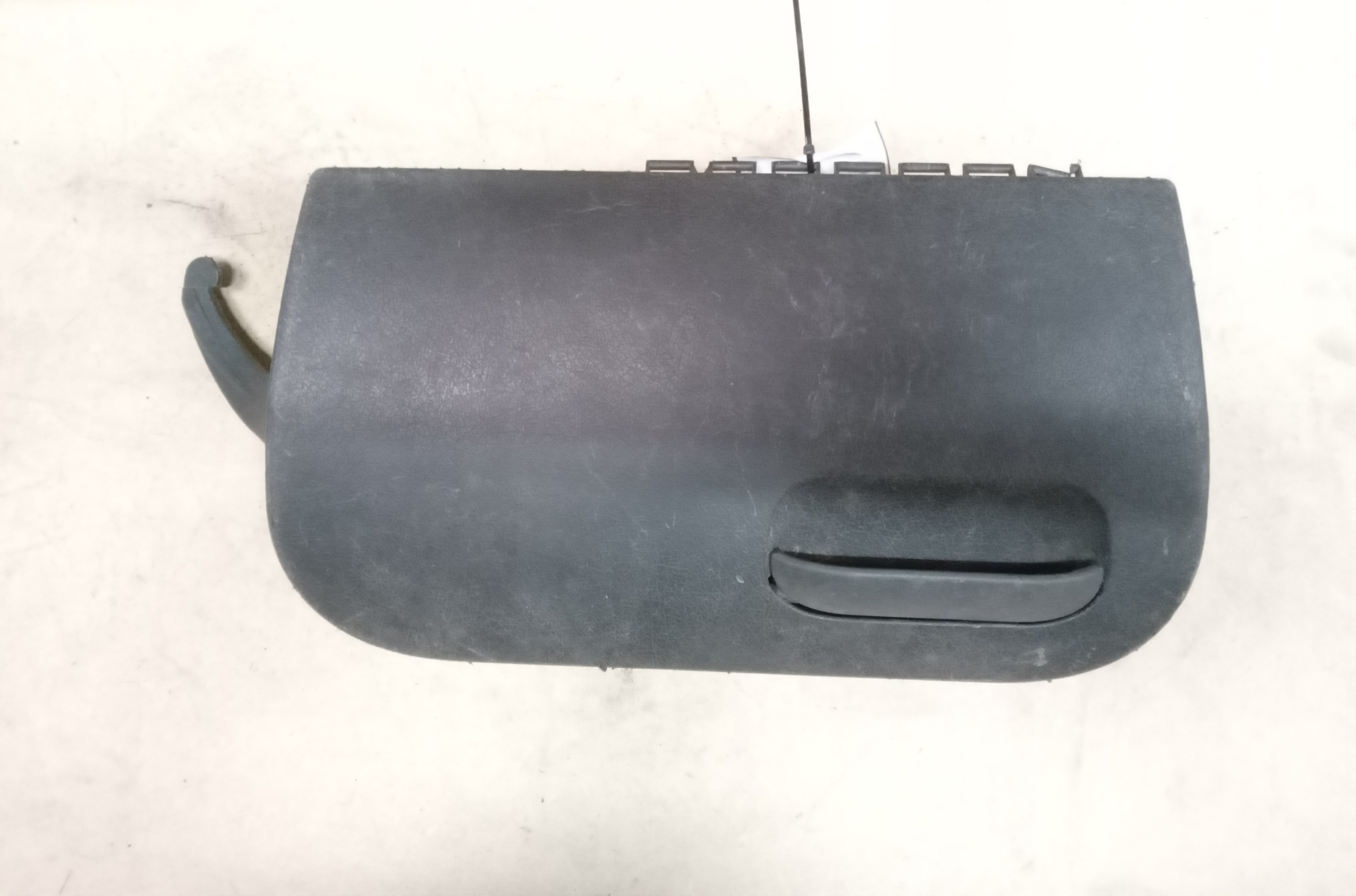 Tampa porta luvas GM Celta 2003 1
