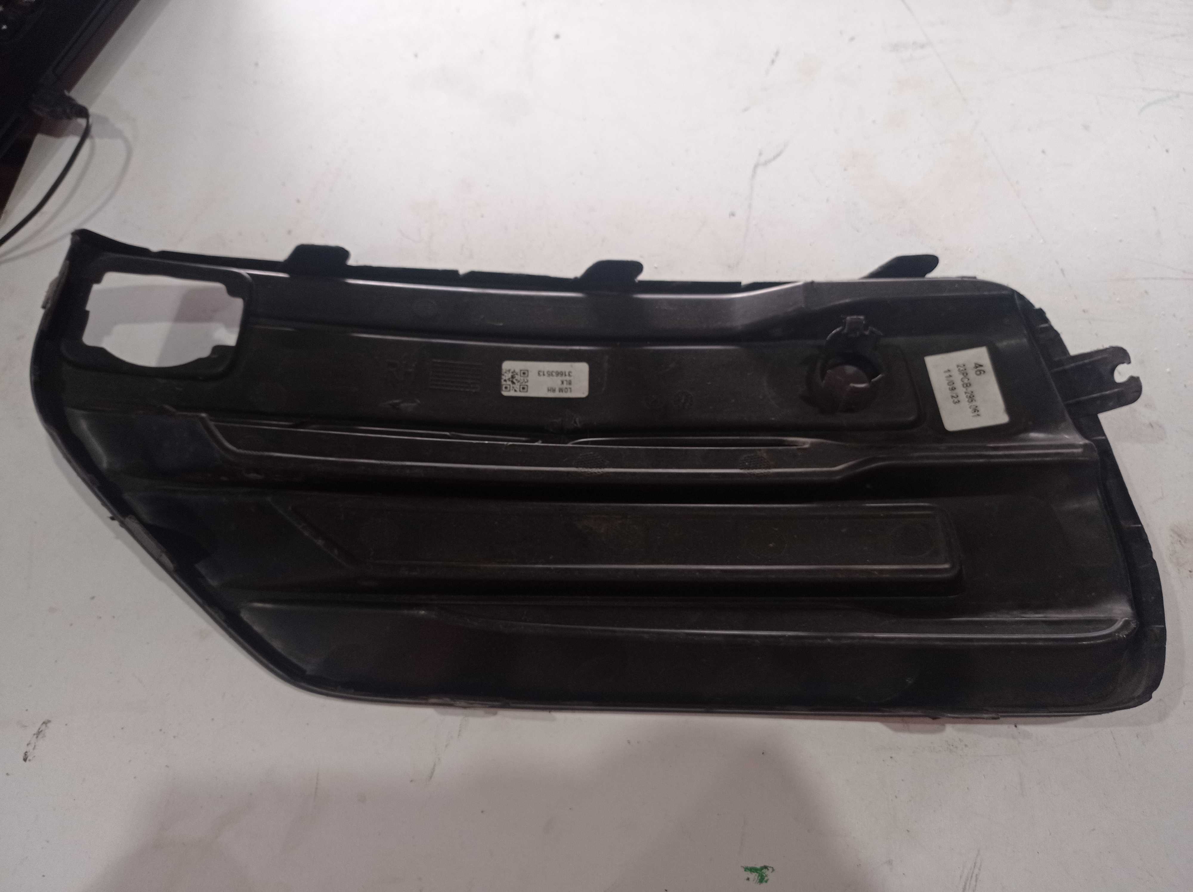 MOLDURA DIREITA PARACHOQUE DIANTEIRO XC90 2019 2