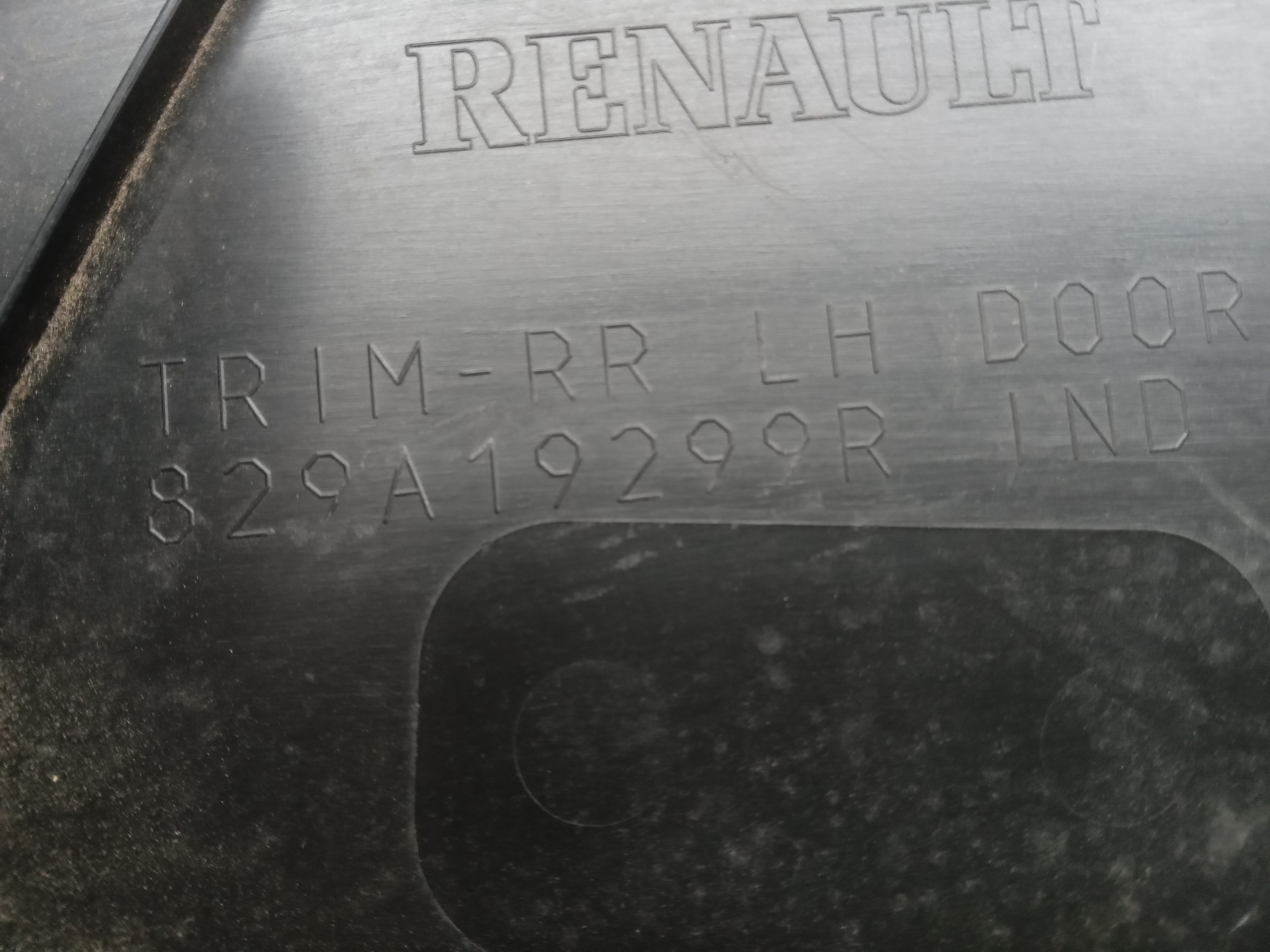FORRO PORTA TRAS LE Renault Kwid 2019 3