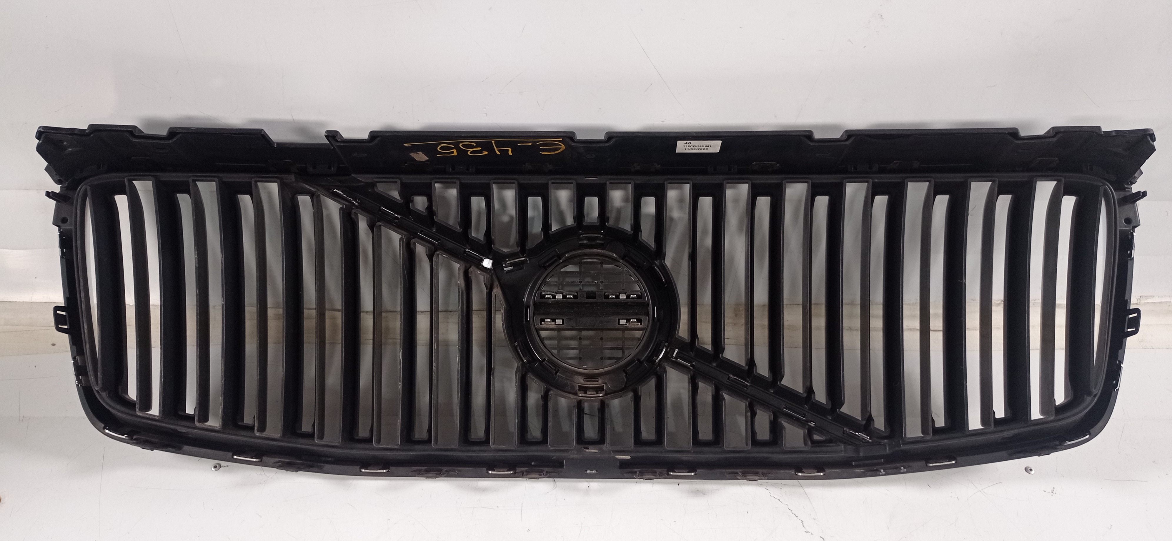 Grade Volvo Xc90 2016 A 2019 Com Detalhe 10