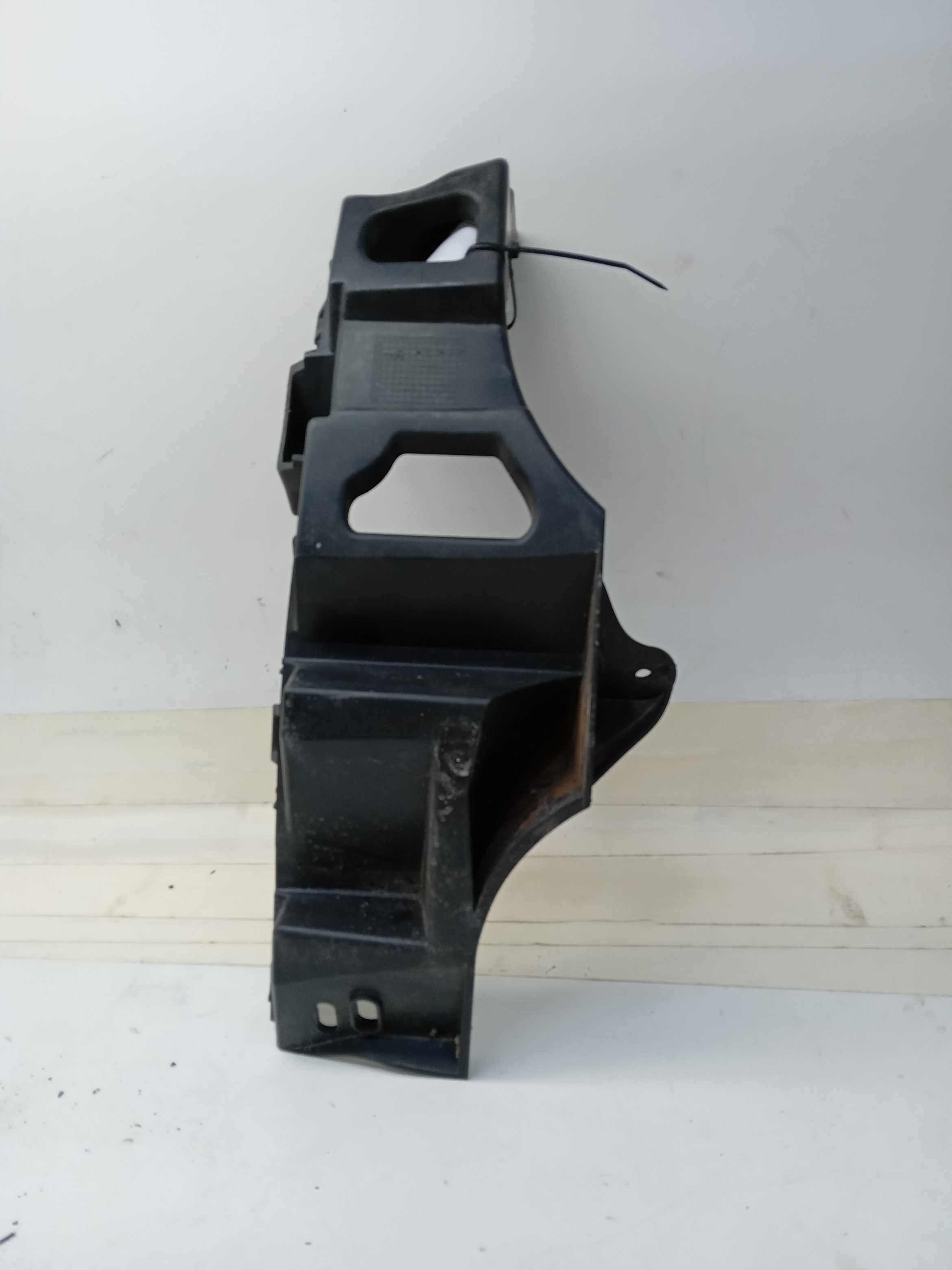 GUIA PARACHOQUE DIANTEIRO LE RENAULT FLUENCE 2011 1