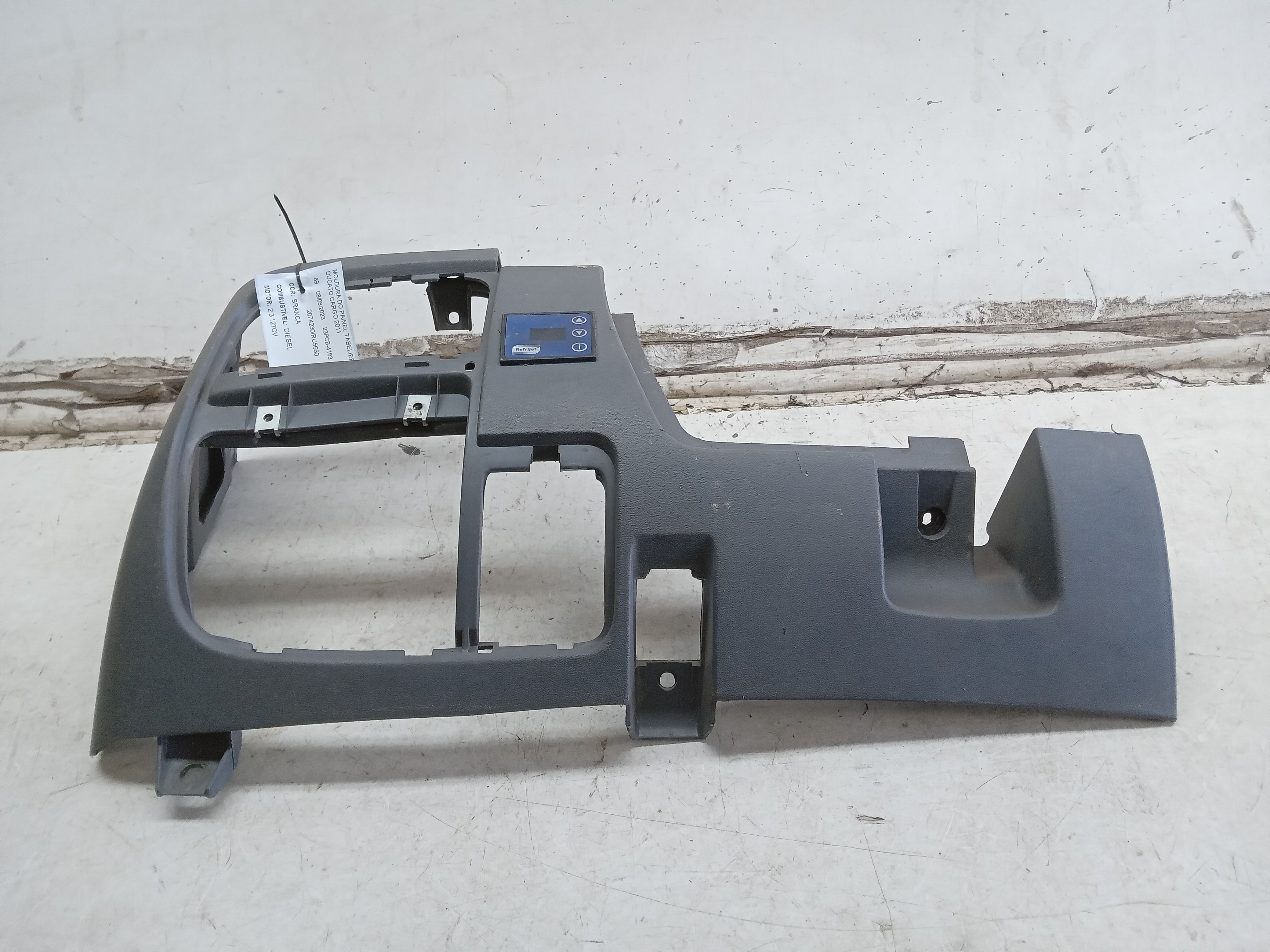 MOLDURA TAMPA INFERIOR PAINEL FIAT DUCATO CARGO 2011
