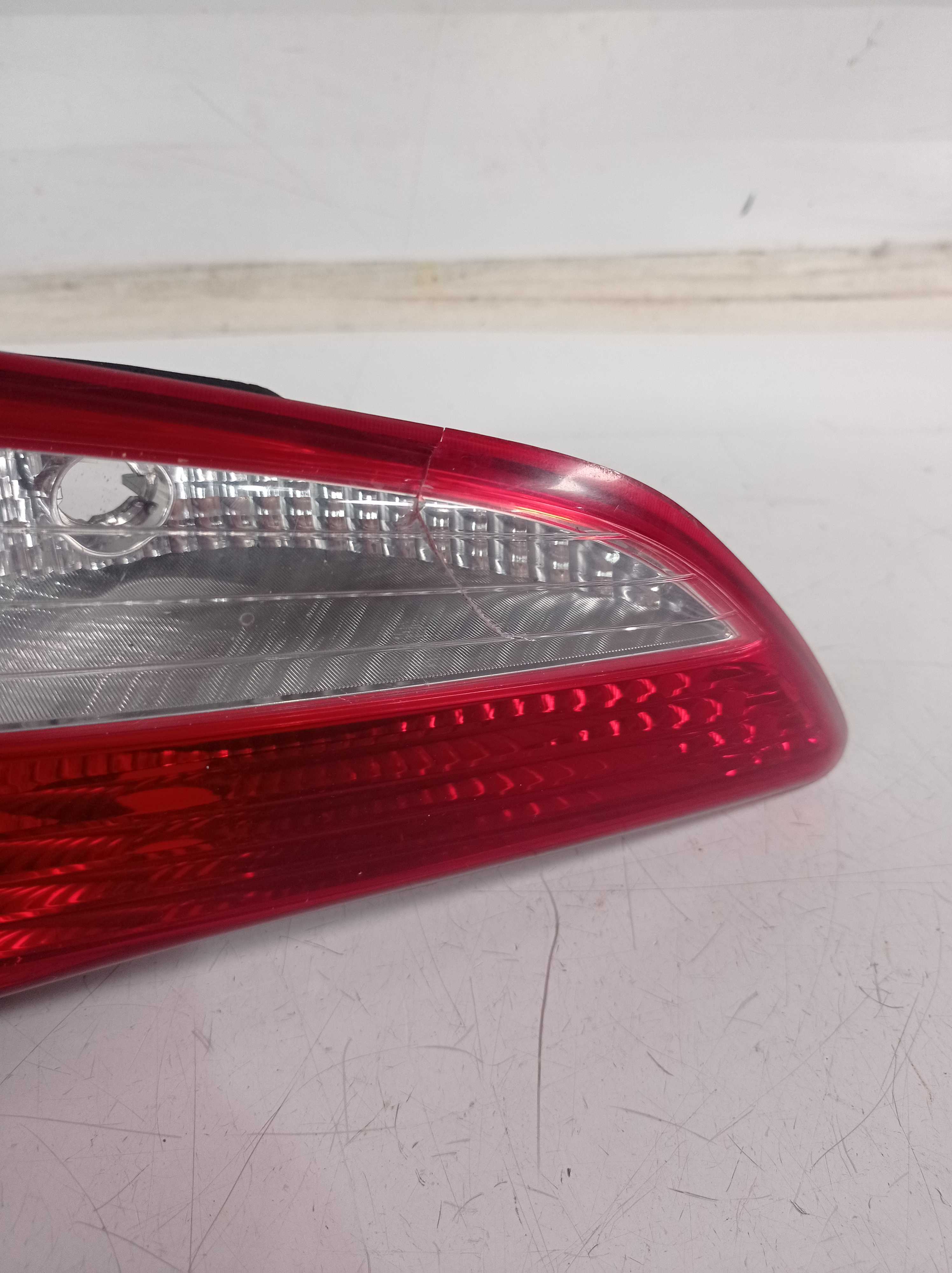 LANTERNA ESQUERDA TAMPA TRASEIRA HYUNDAI HB20 HATCH 12 2
