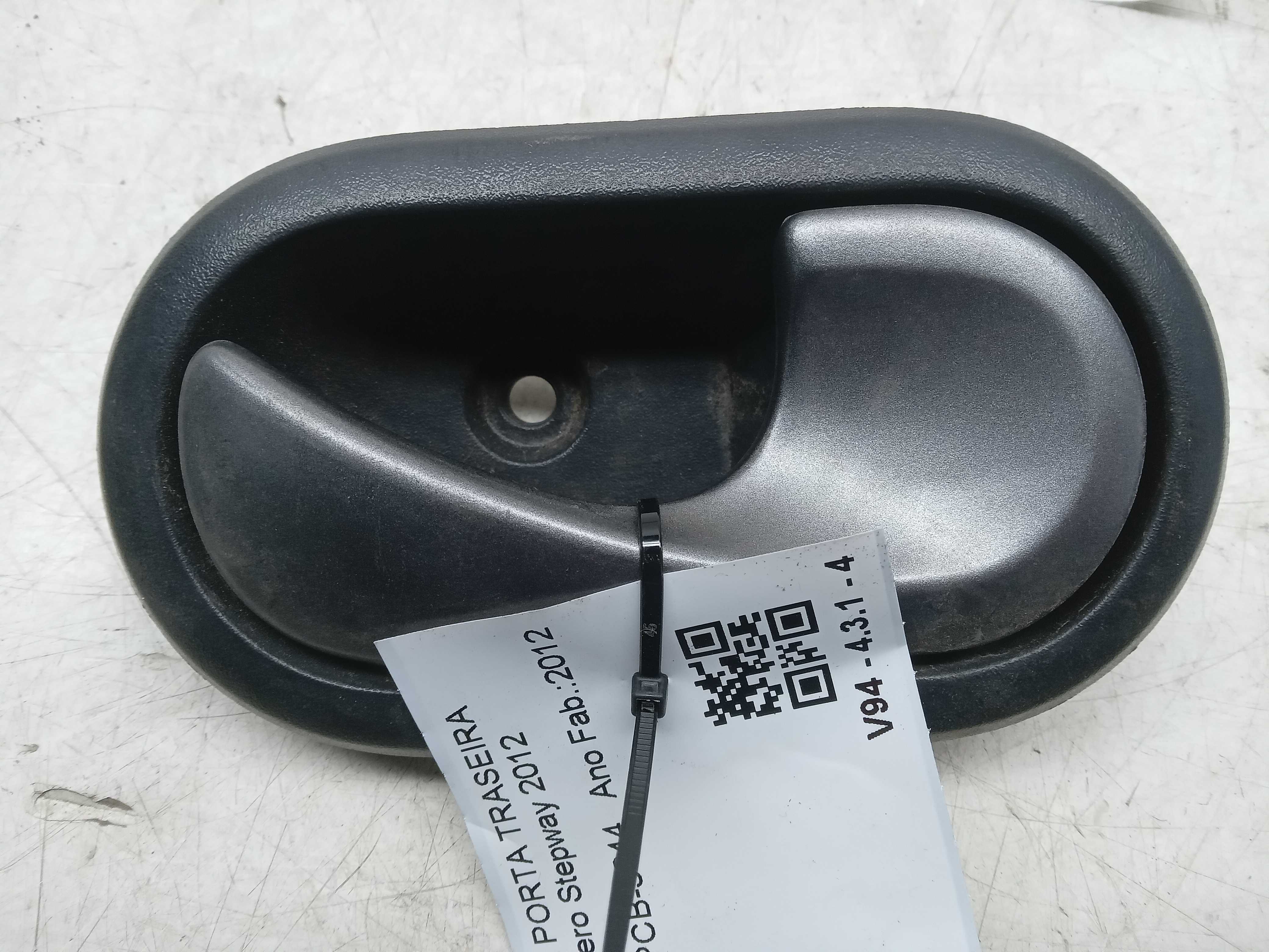 MAÇANETA INTERNA PORTA TRASEIRA DIREITA Renault Sandero 2012 1
