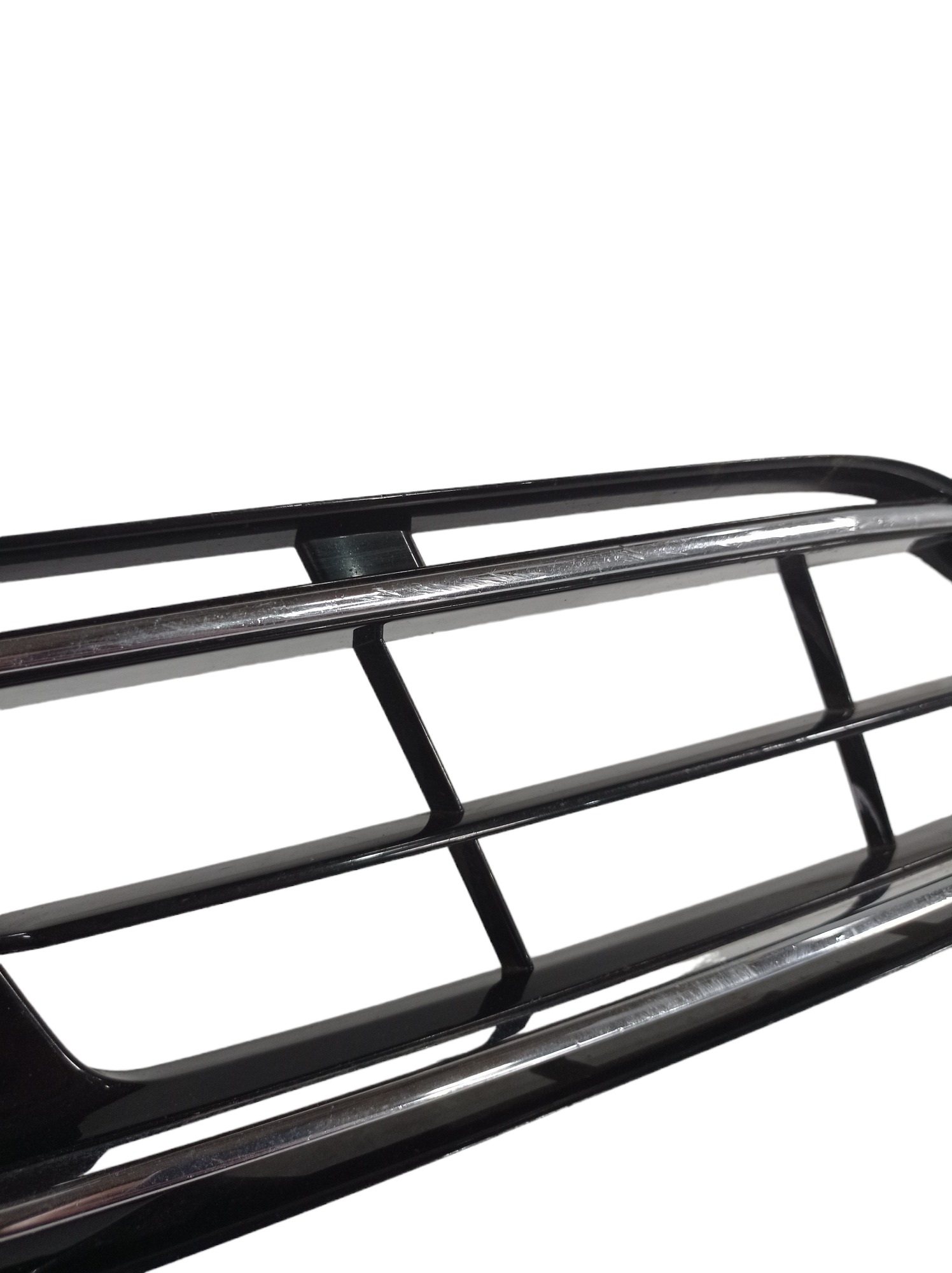 Moldura Farol Milha Esquerdo Audi A8 2009  A 2017 C/detalhe 4