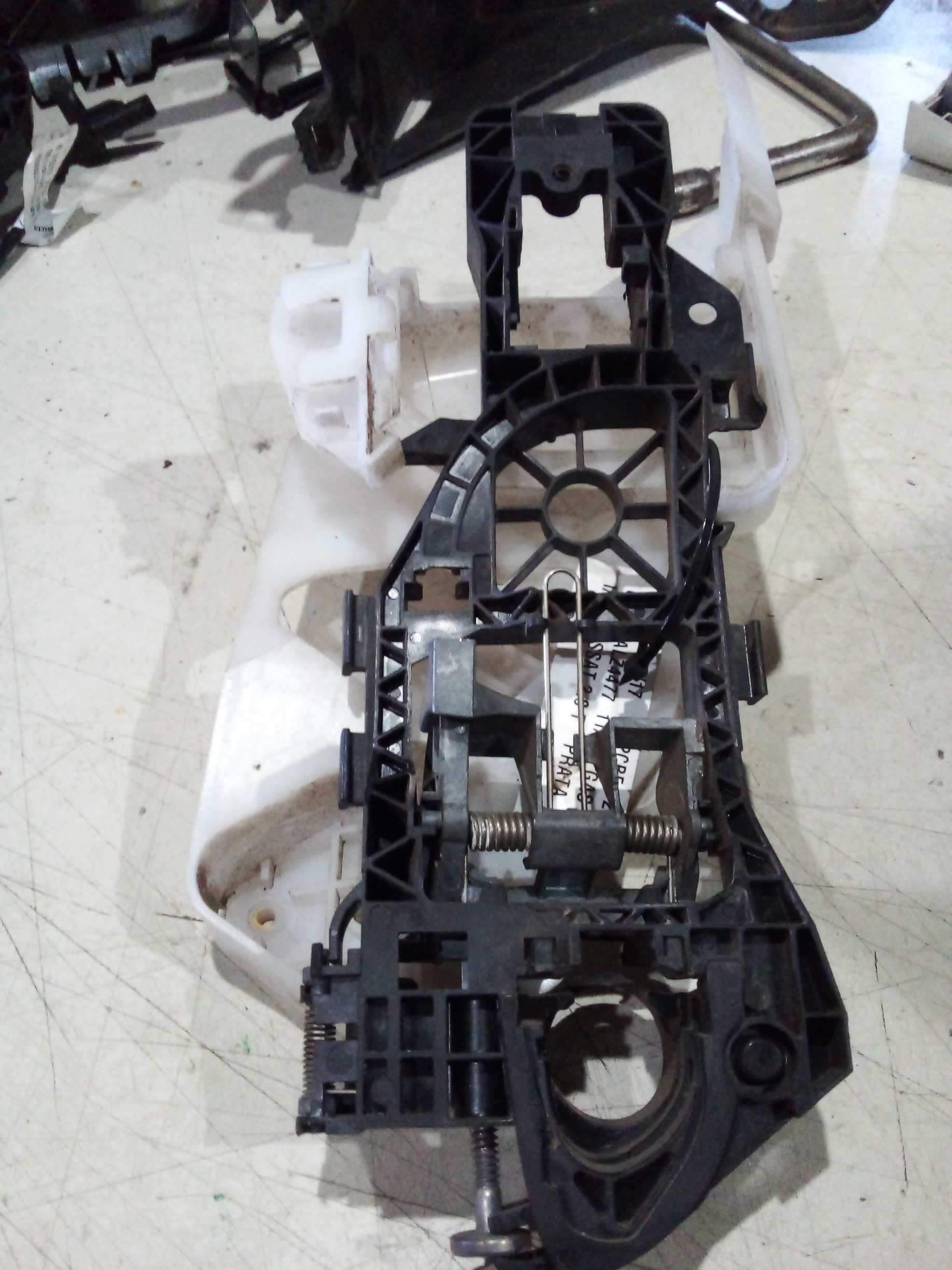 SUPORTE MAÇANETA TRÁS DIREITA PASSAT 2011