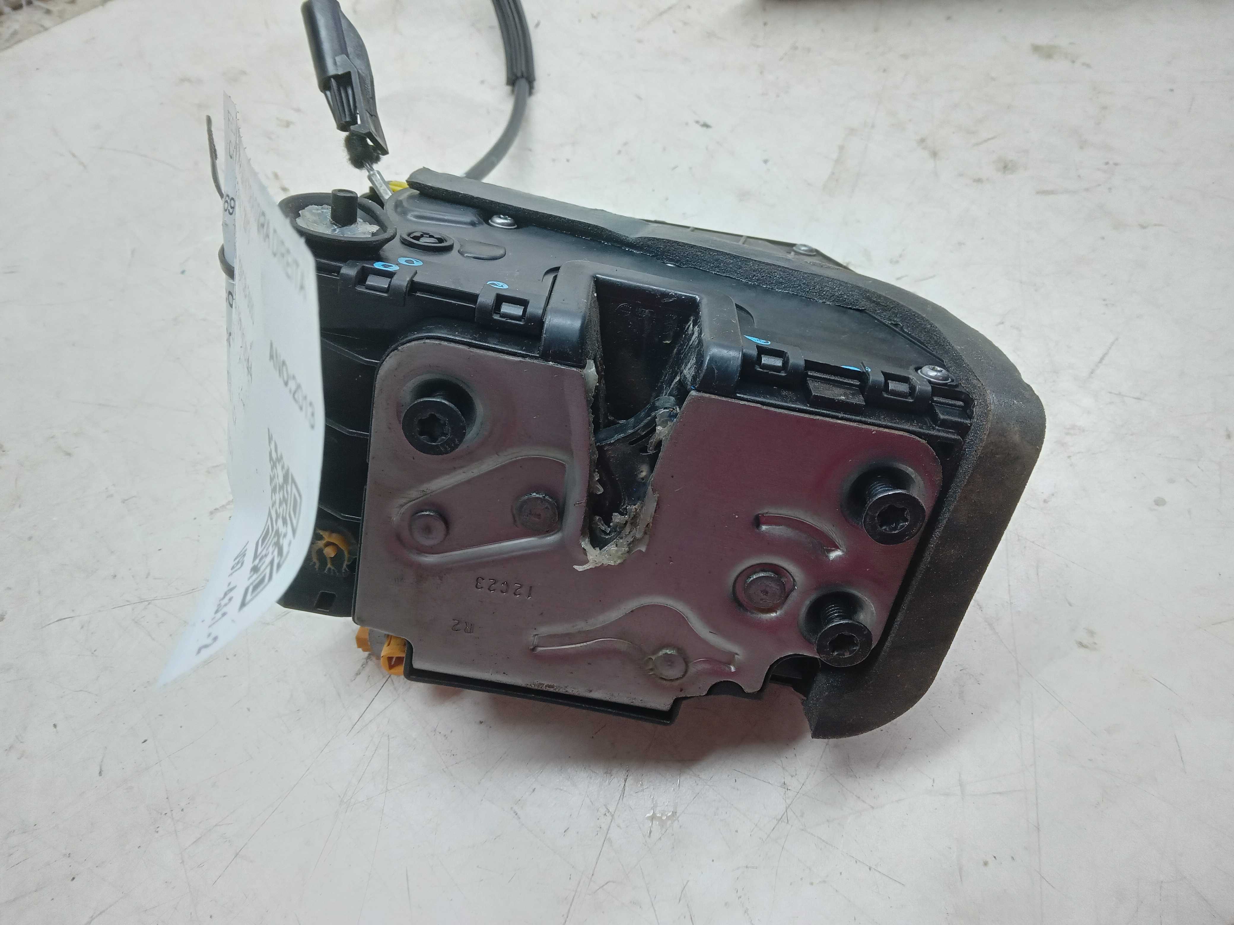 FECHADURA DA PORTA TRASEIRA DIREITA CHEVROLET COBALT 2013