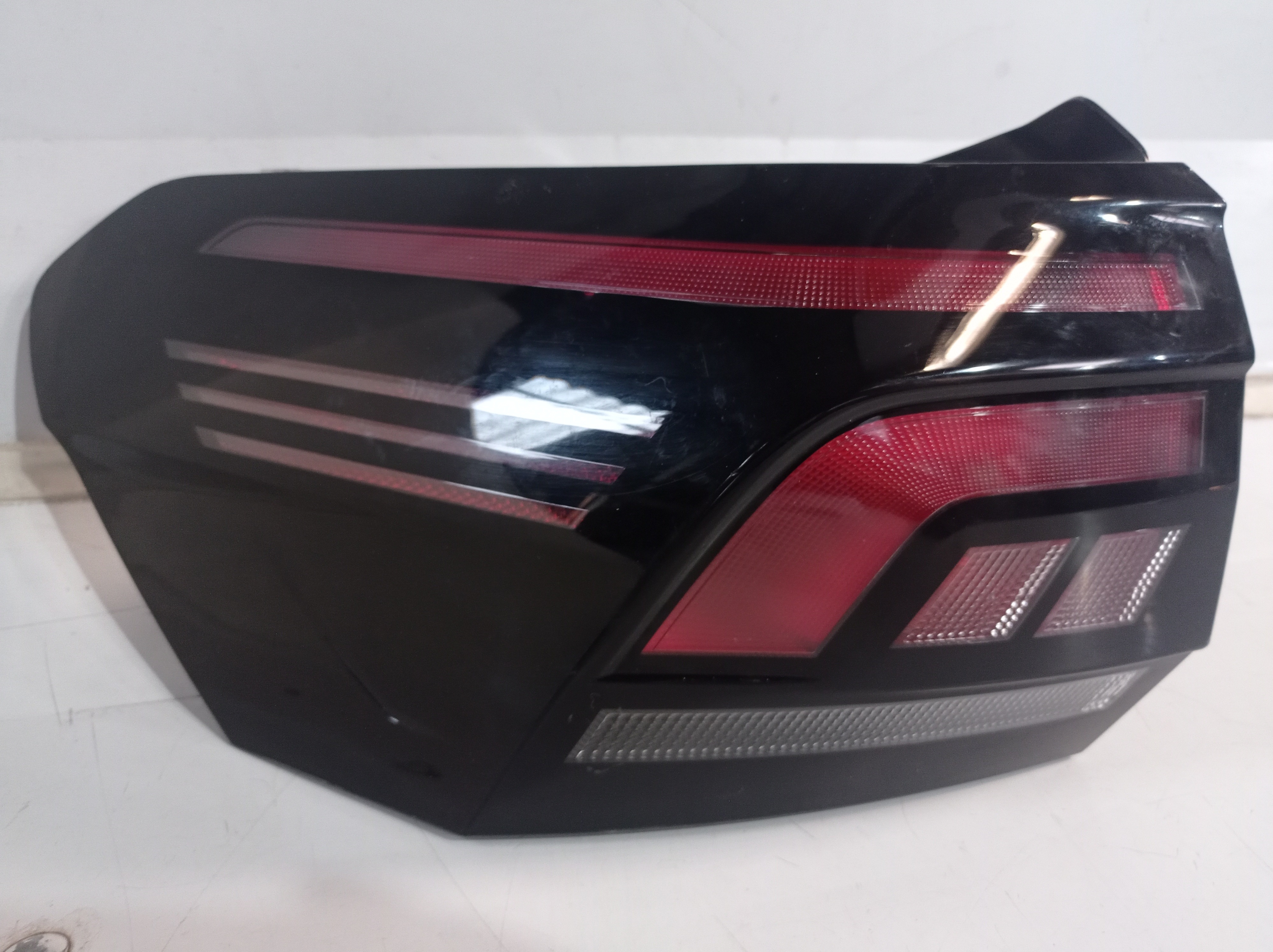 Lanterna Tras Esquerda Vw Nivus 2021 A 2023 Original 2