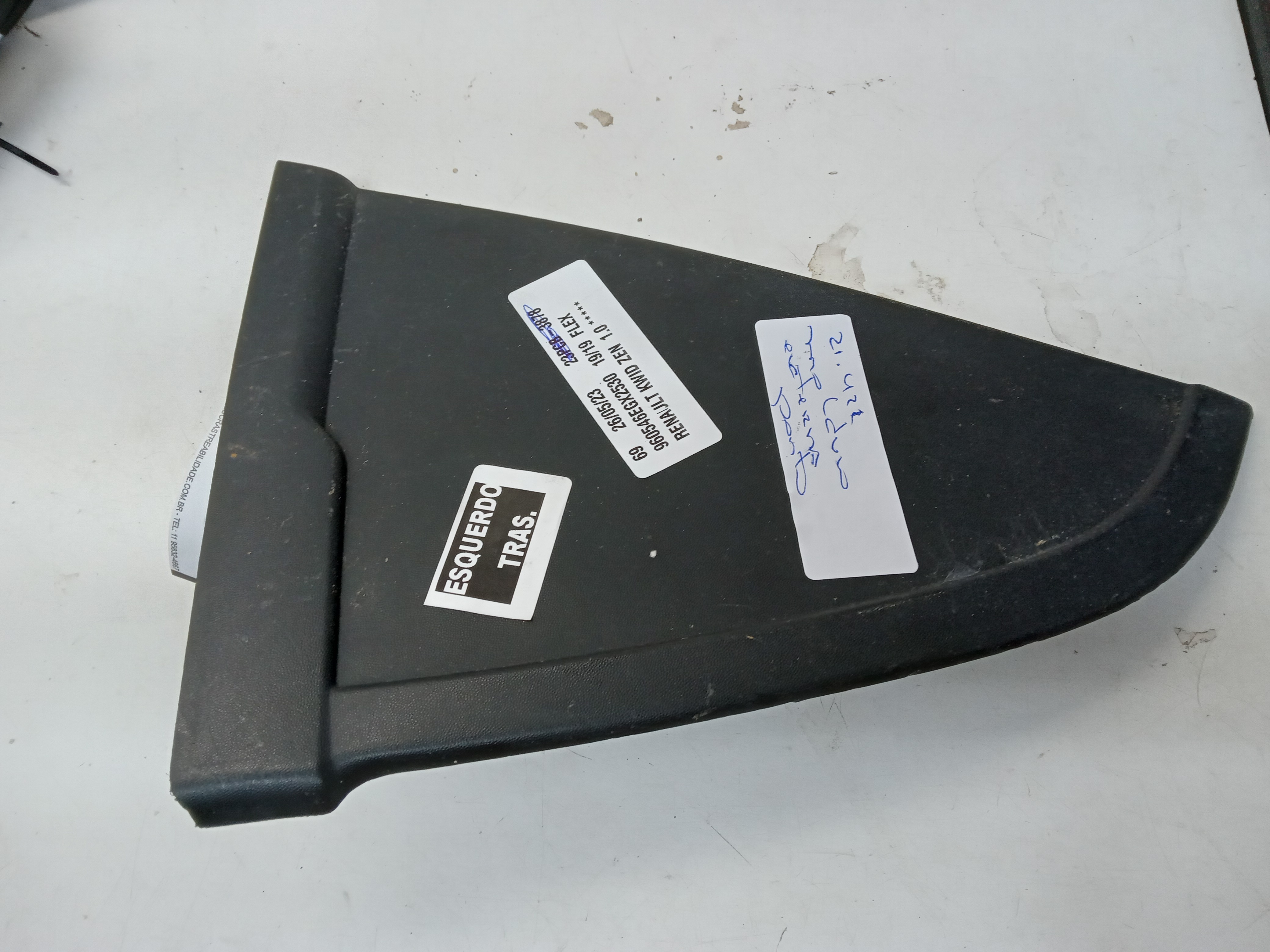MOLDURA ACABAMENTO PORTA TRAS LE RENAULT KWID 2019 1