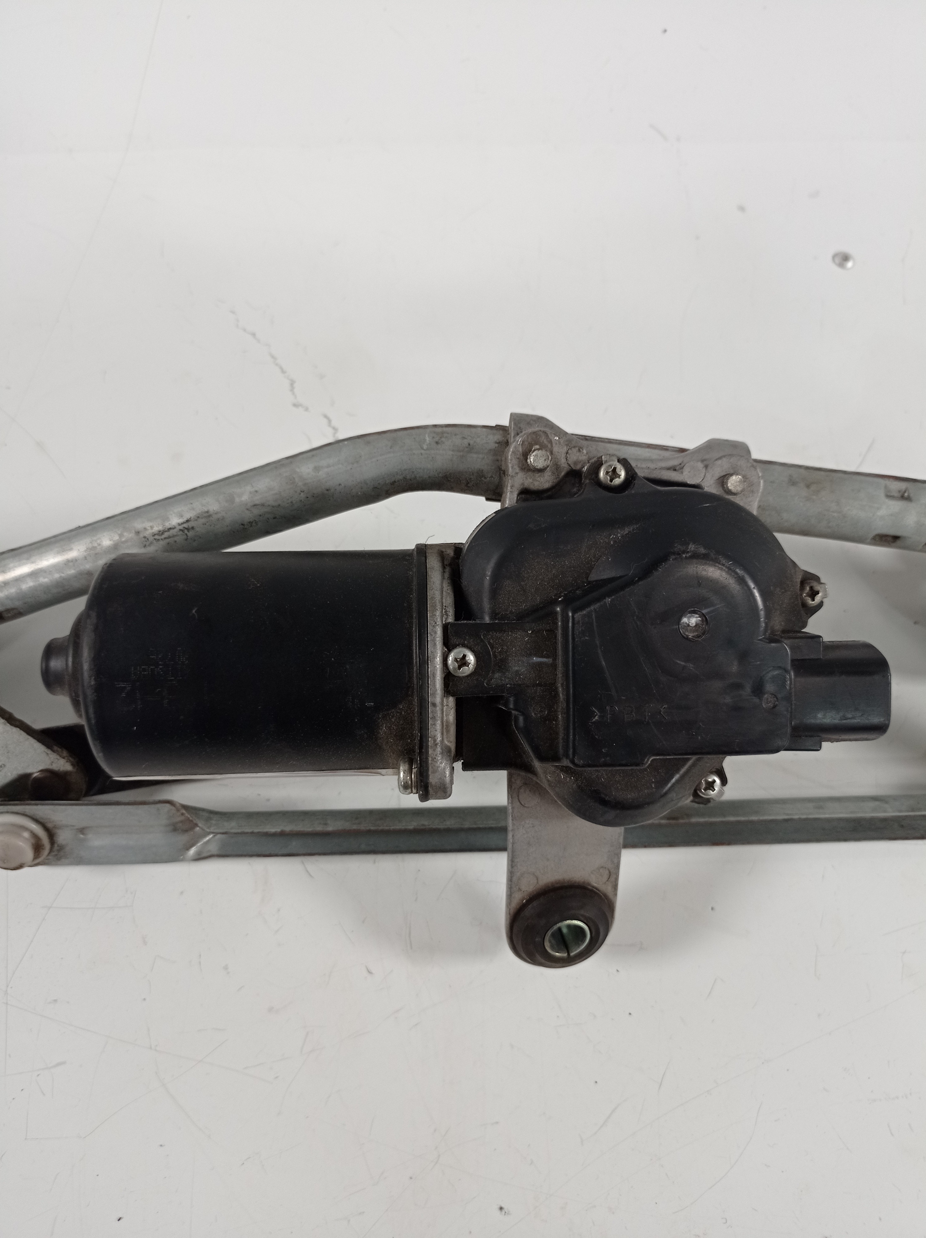 Galhada Com Motor Limpador Parabrisa Nissan Versa 2012 2013 4