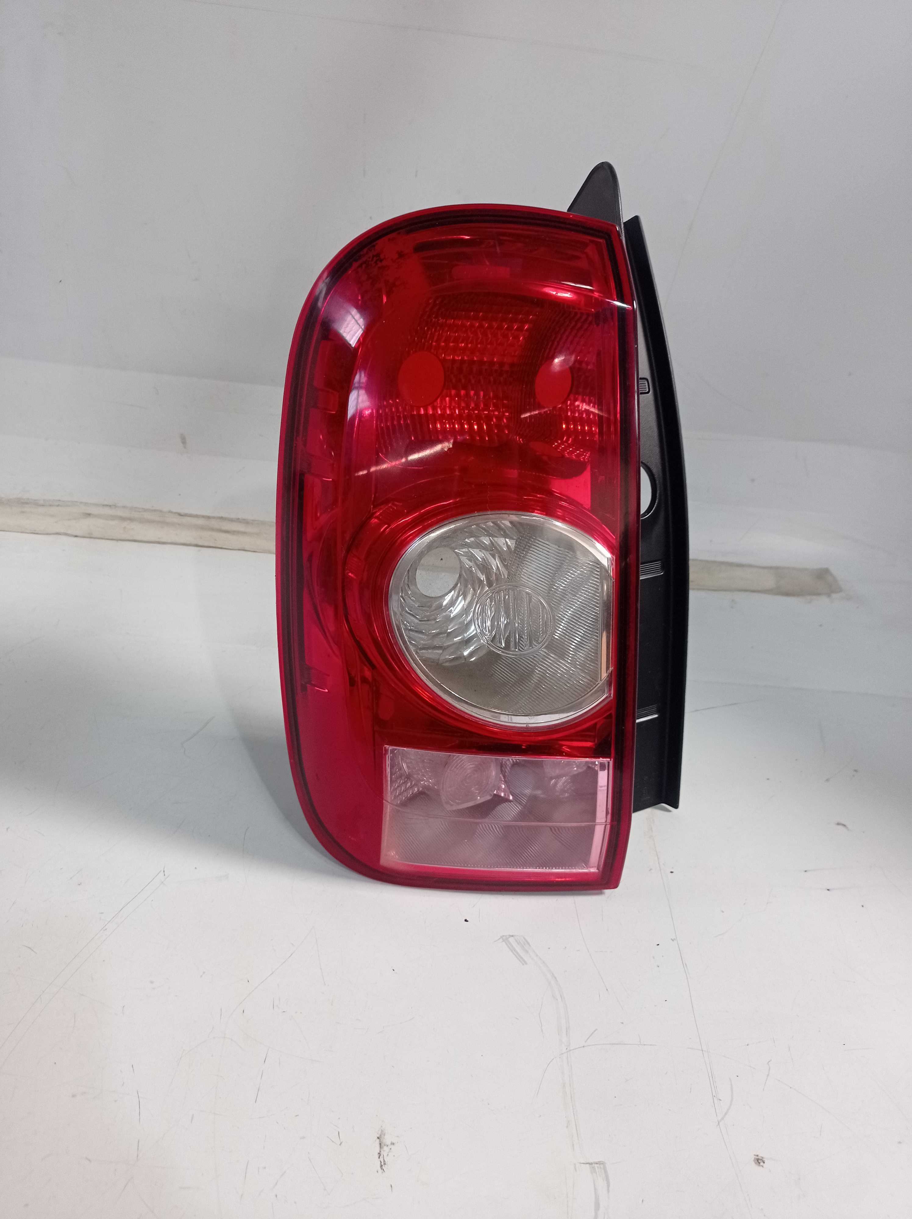 LANTERNA TRASEIRA ESQUERDA RENAULT DUSTER 2012 A 2014 1