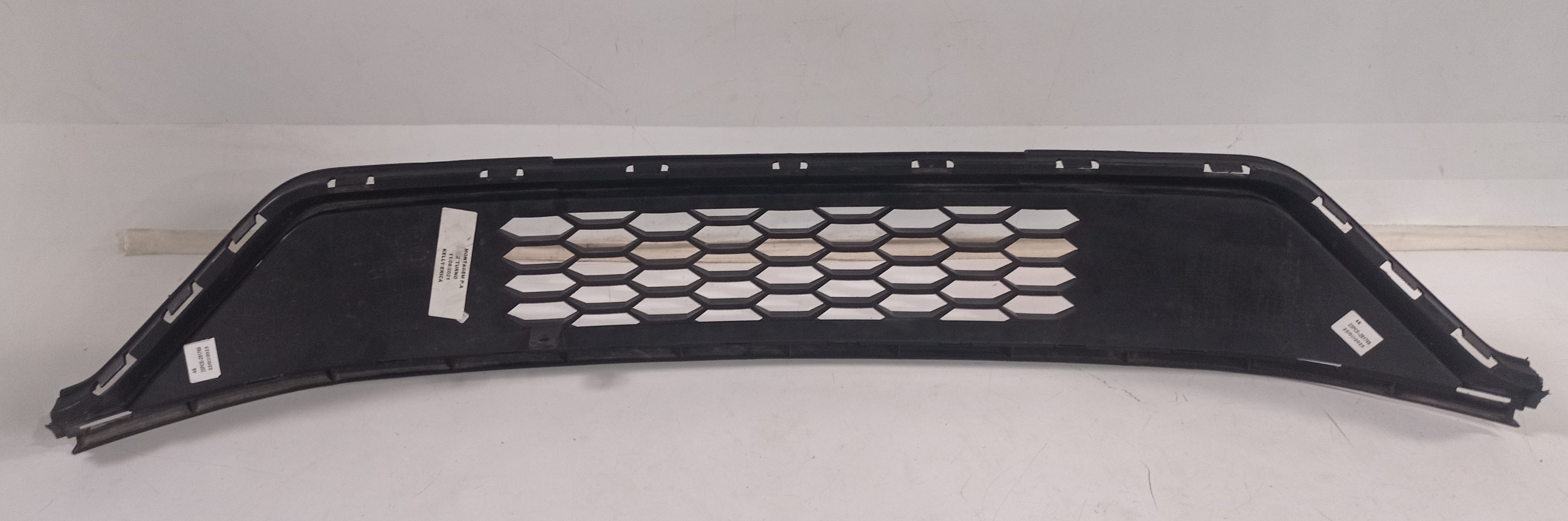 5u0853677j Grade Inf Parachoque Diant Vw Saveiro G7 Robust 10