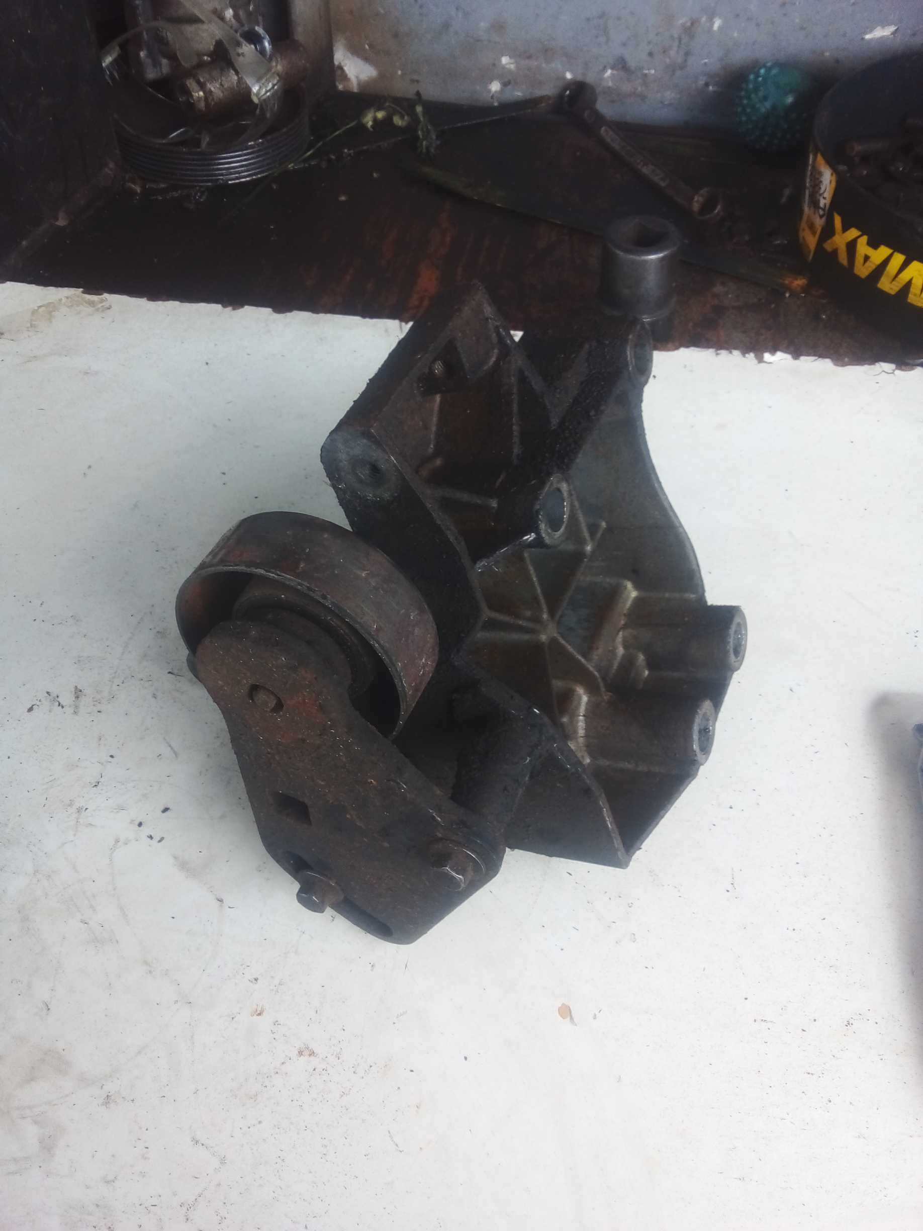 SUPORTE ALTERNADOR FIESTA ROCAM 1.0 2000 2