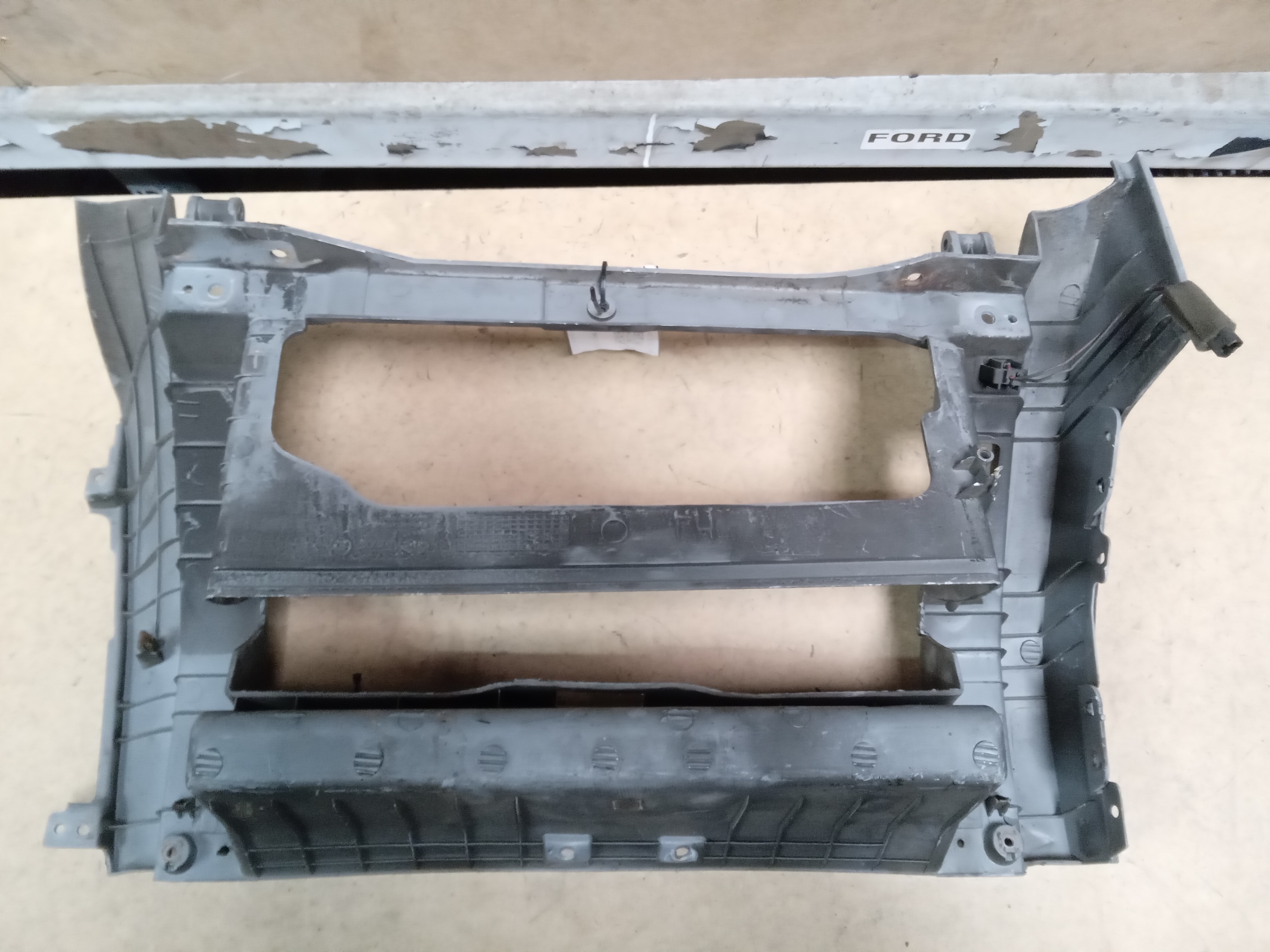 MOLDURA ACABAMENTO PORTA LUVAS Kia Sorento 2009 2