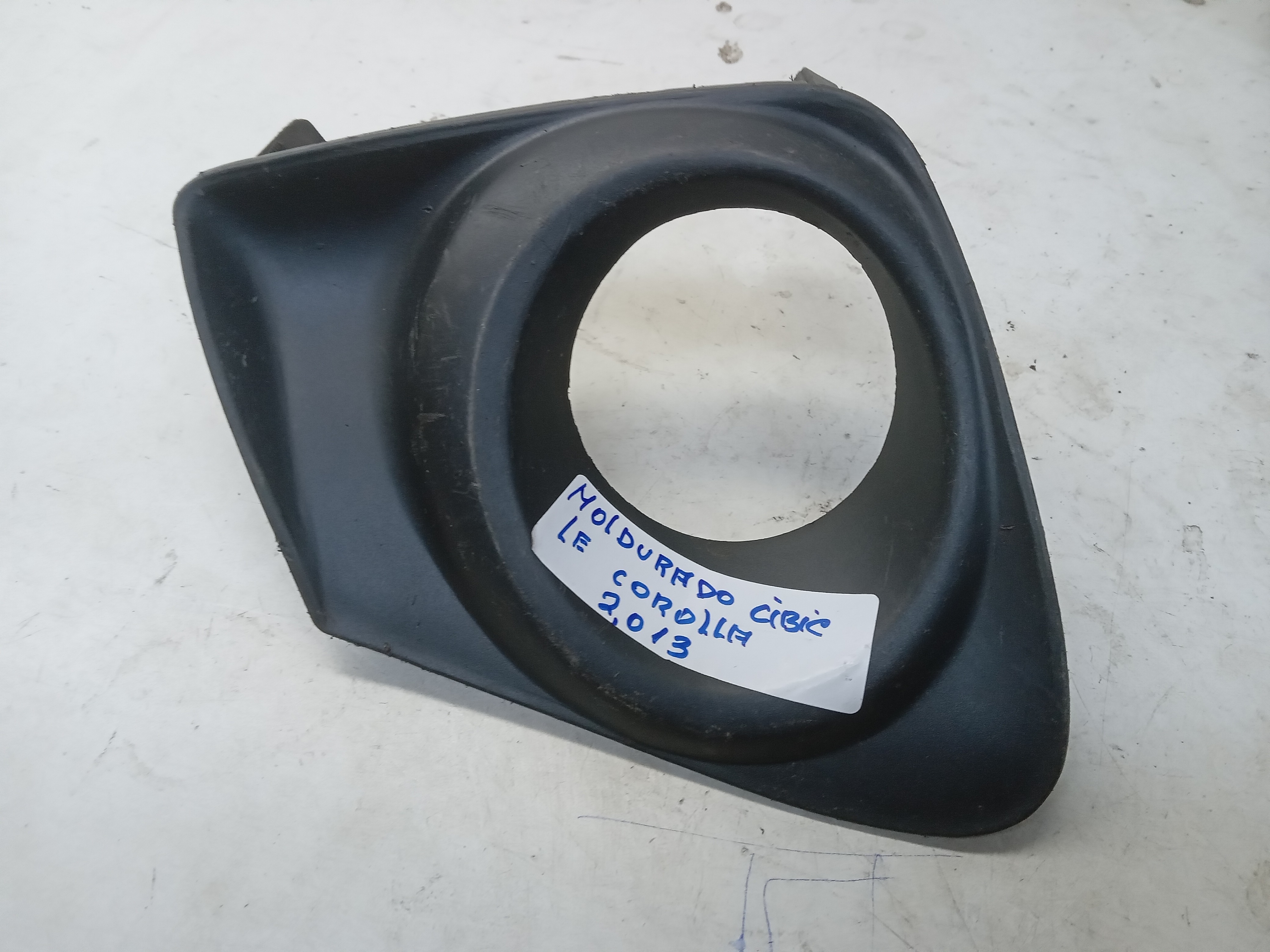 Moldura farol de milha com furo LE Corolla 2013 1