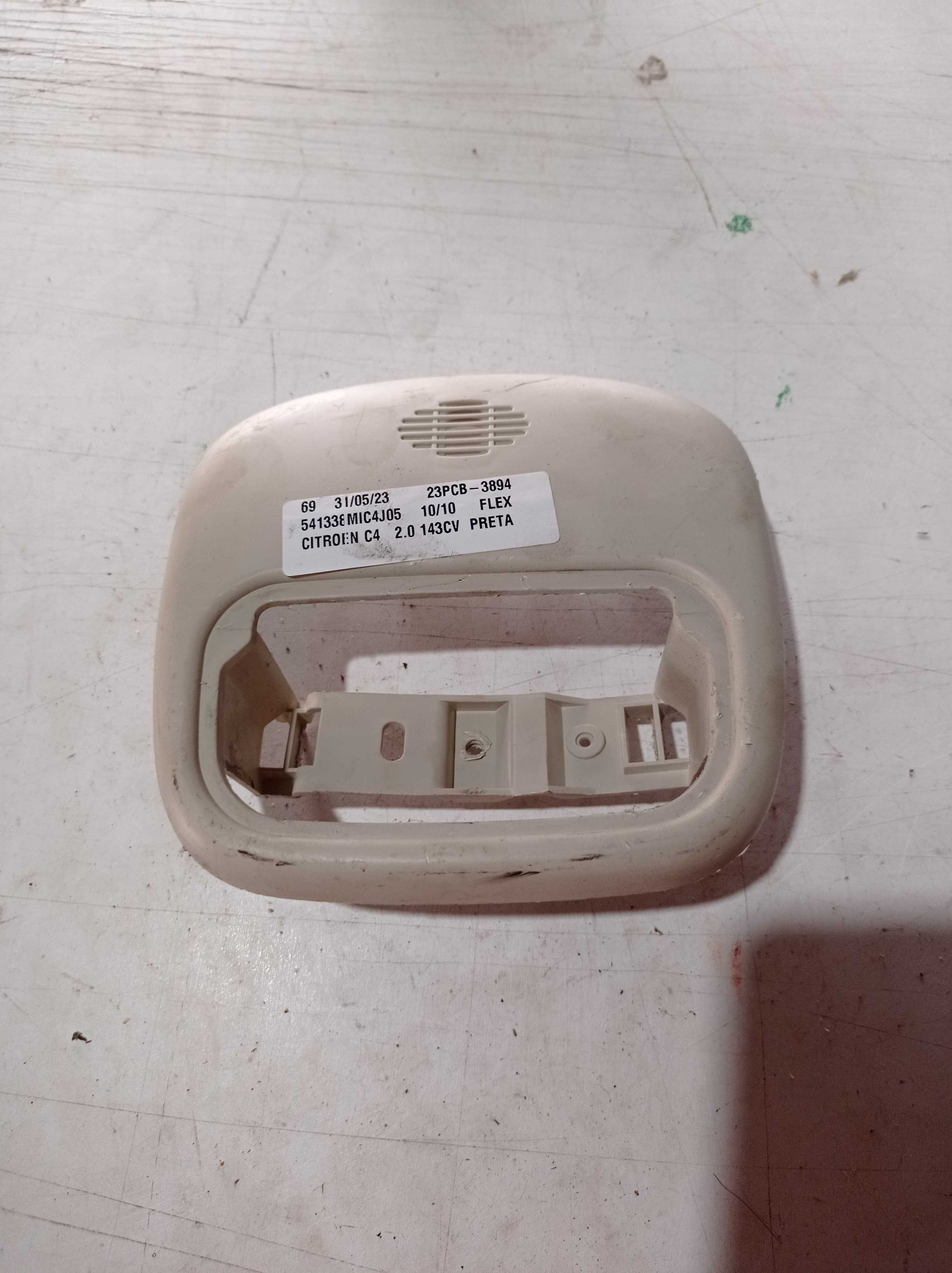 MOLDURA LANTERNA DE TETO CORTESIA CITROEN C4 2010 1