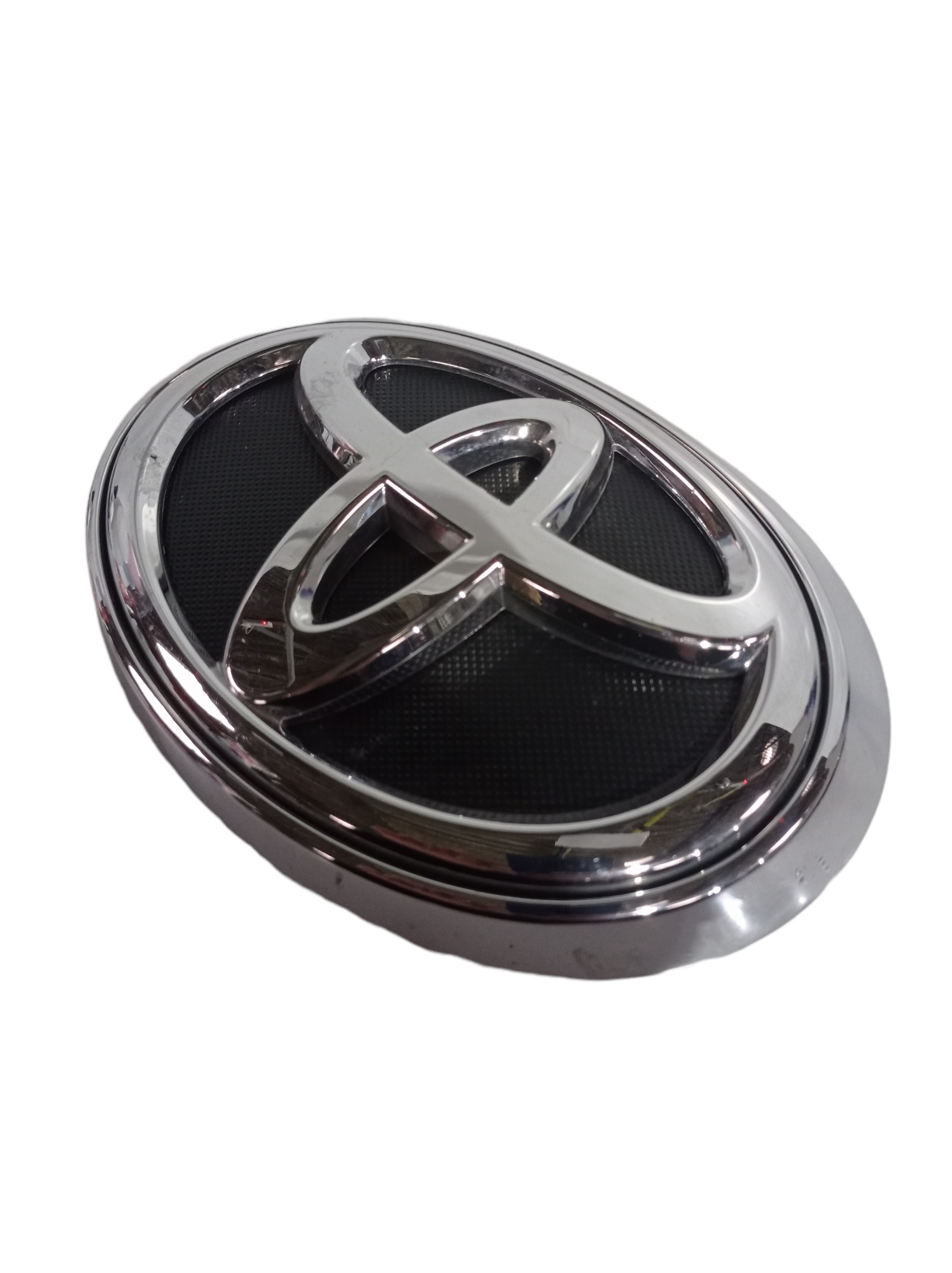 753120k100 Emblema Grade Frontal Toyota Hilux 2017 2020 4