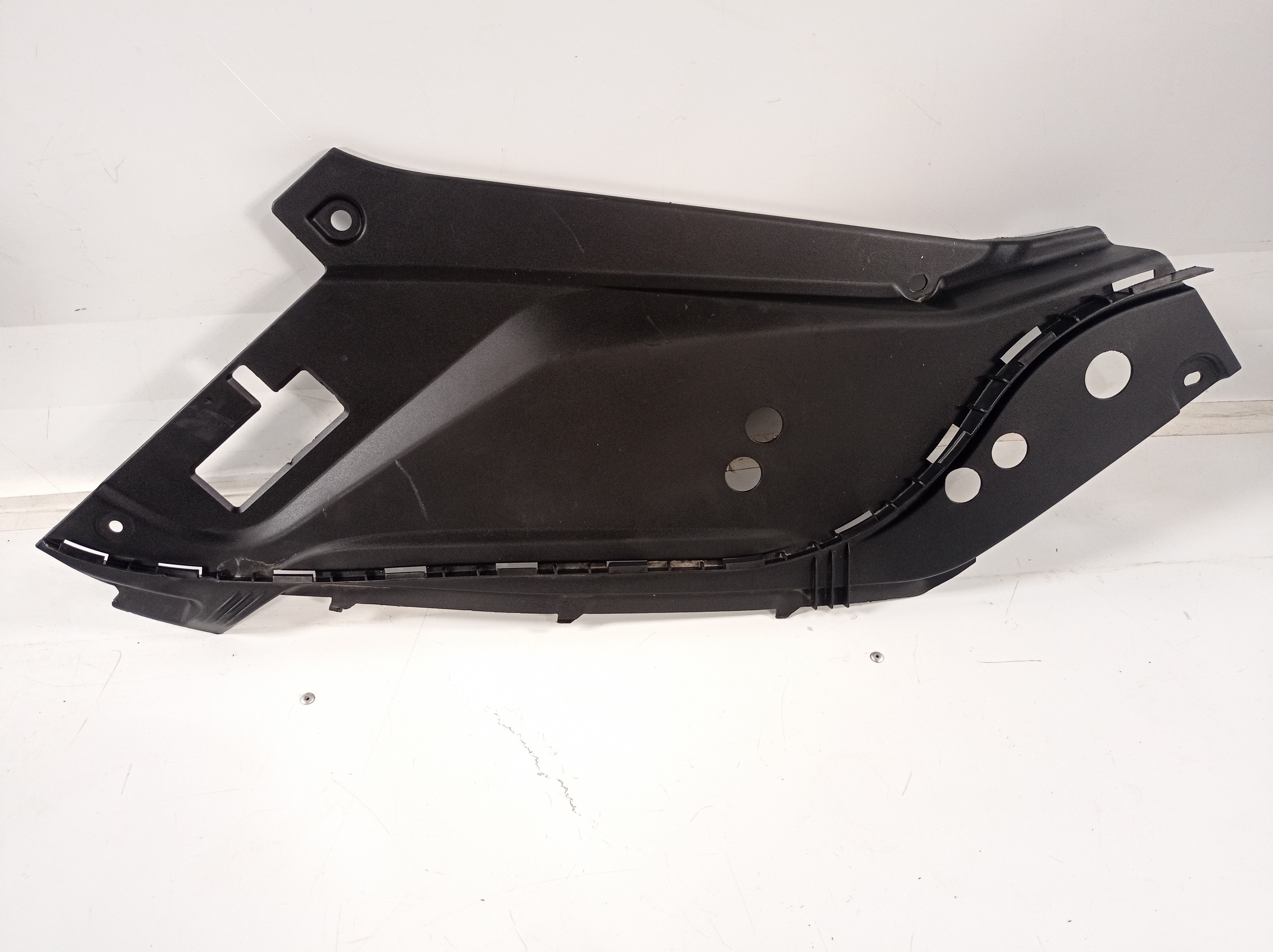 31442733 Acabamento Sup Esq Radiador Volvo Xc90 2021