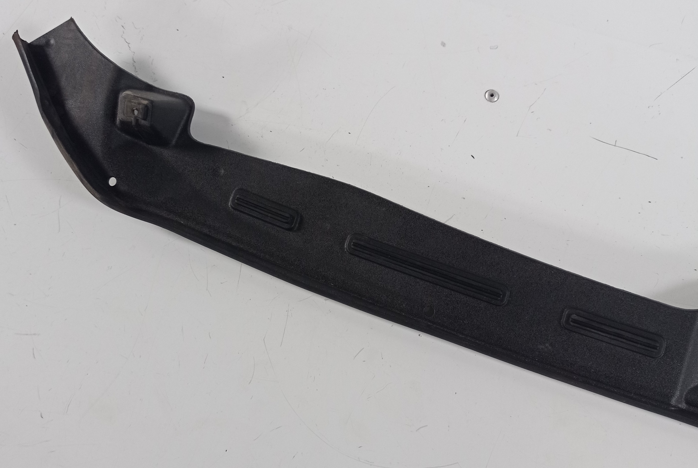 Vedação Central Capo Dianteiro Audi A5 2017 3