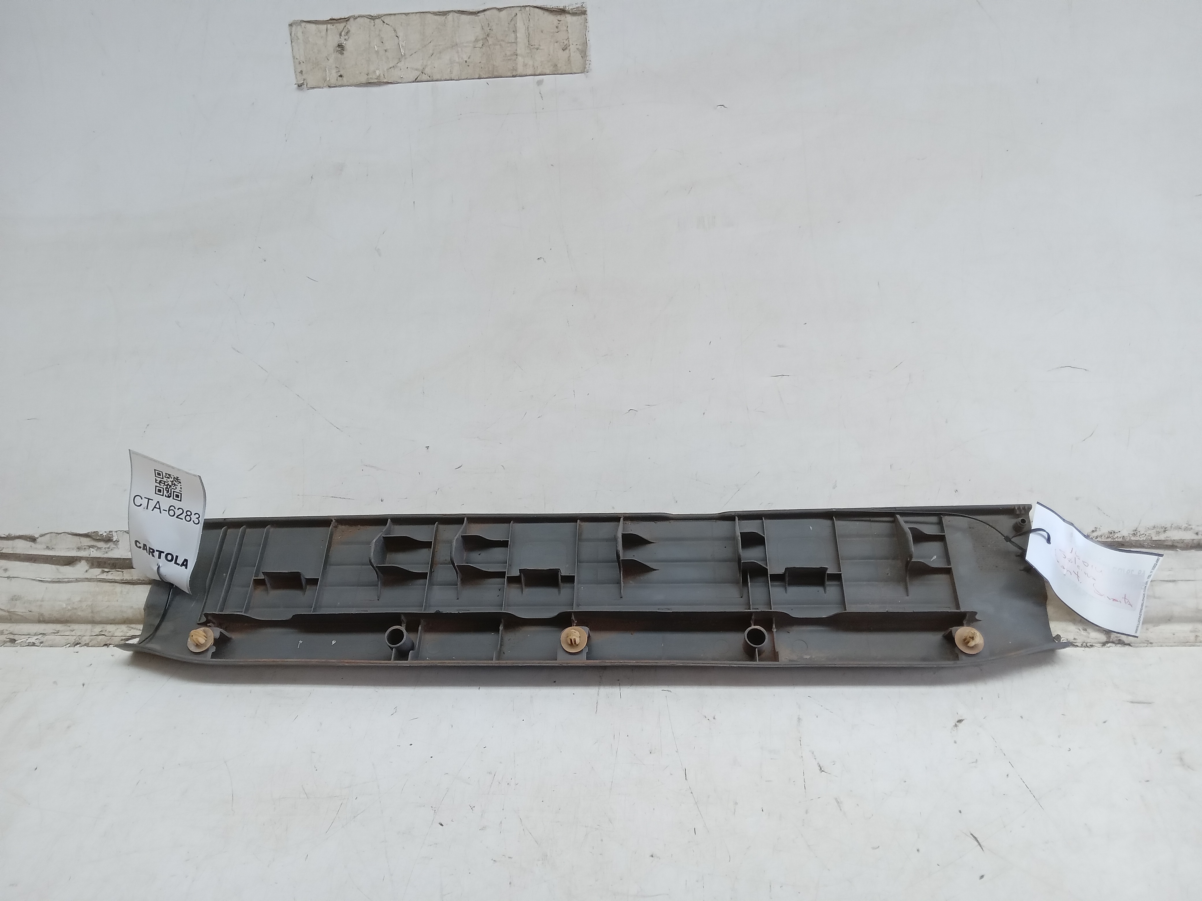 PISANTE SOLEIRA DIANT LD TOYOTA HILUX 2013 2