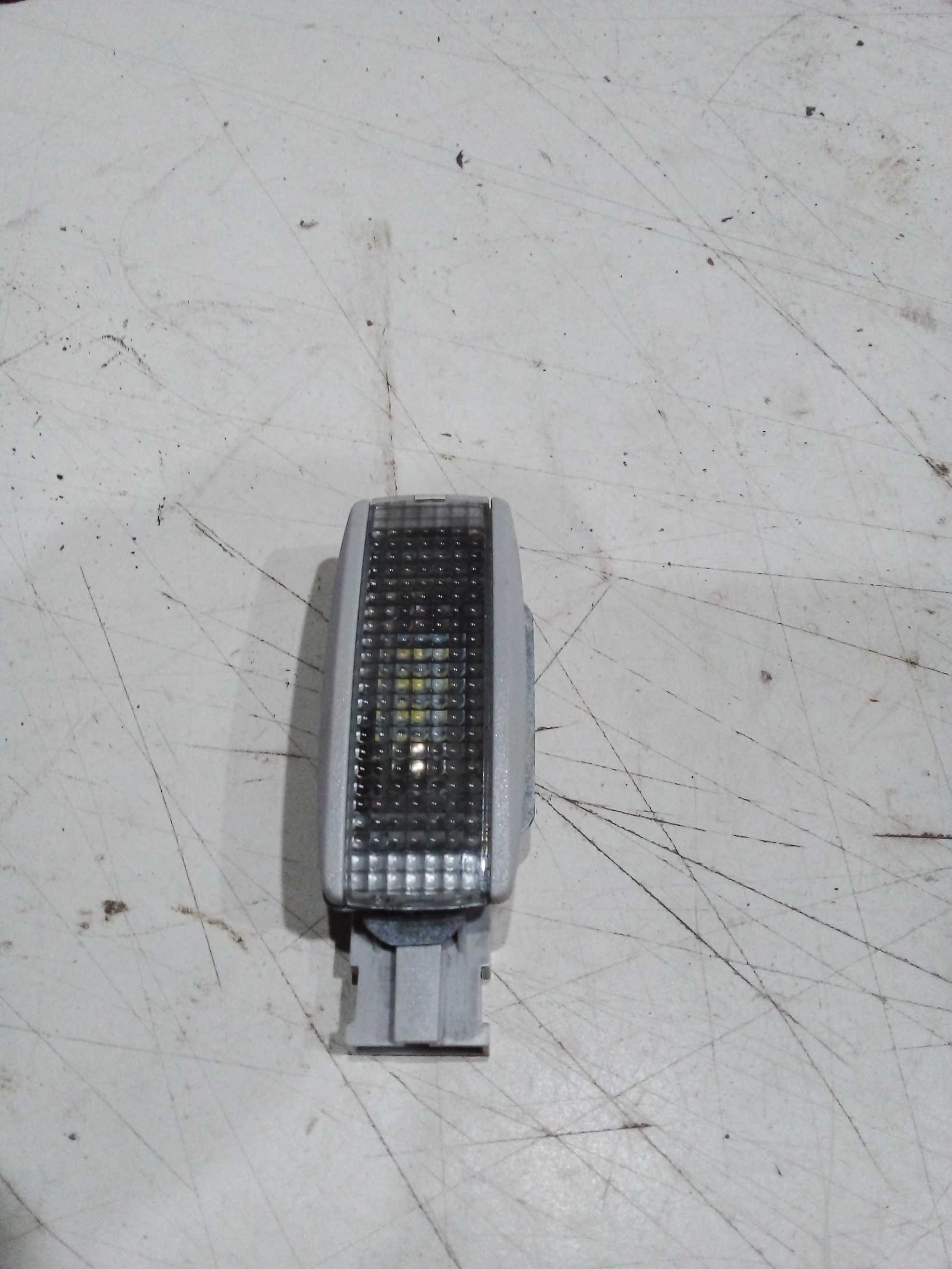 LUZ DE TETO LATERAL DIREITA Volkswagen Gol 2012 380947714