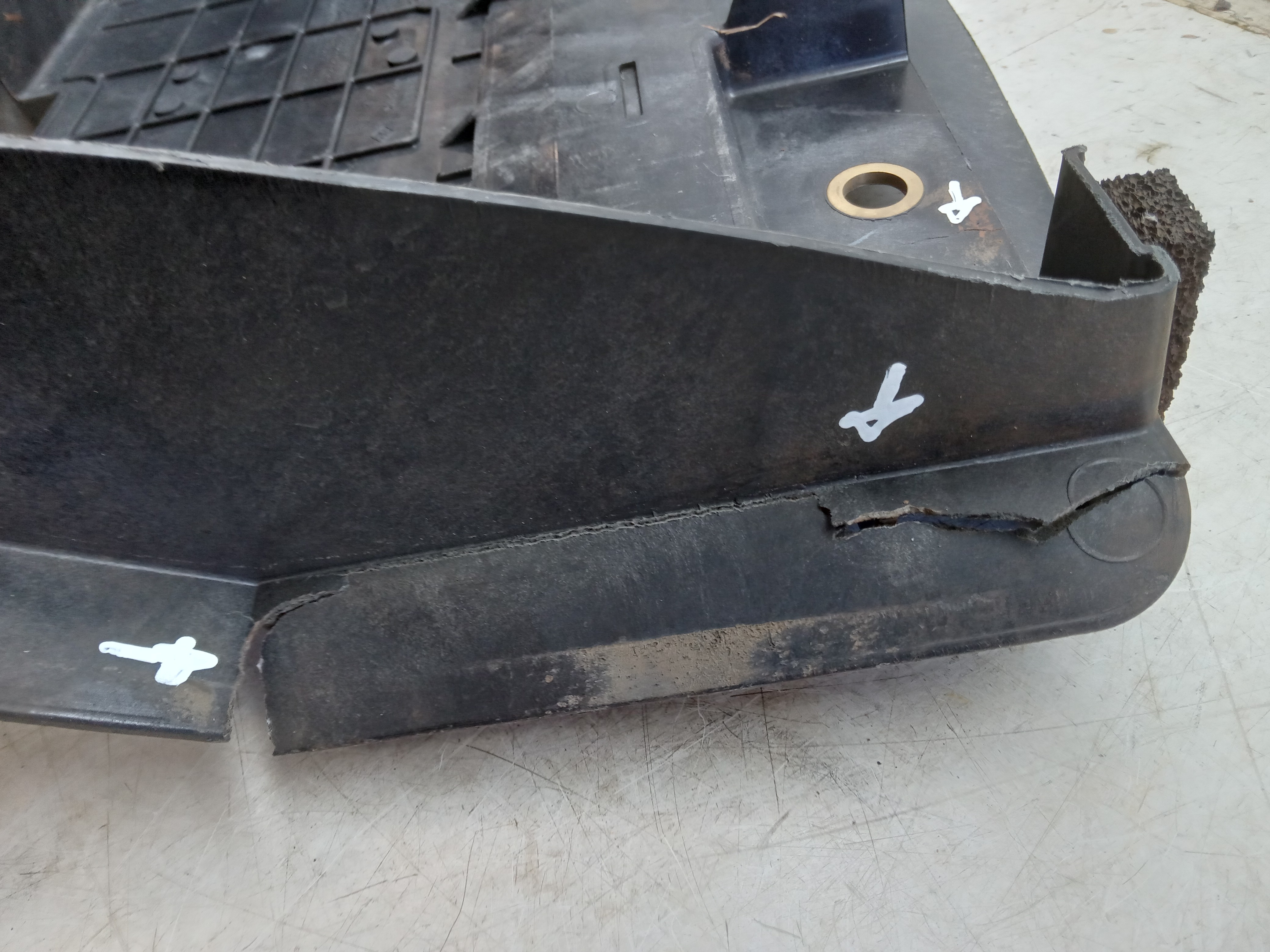 Suporte Caixa Bateria Renault Master 2021 Para Recuperar 8