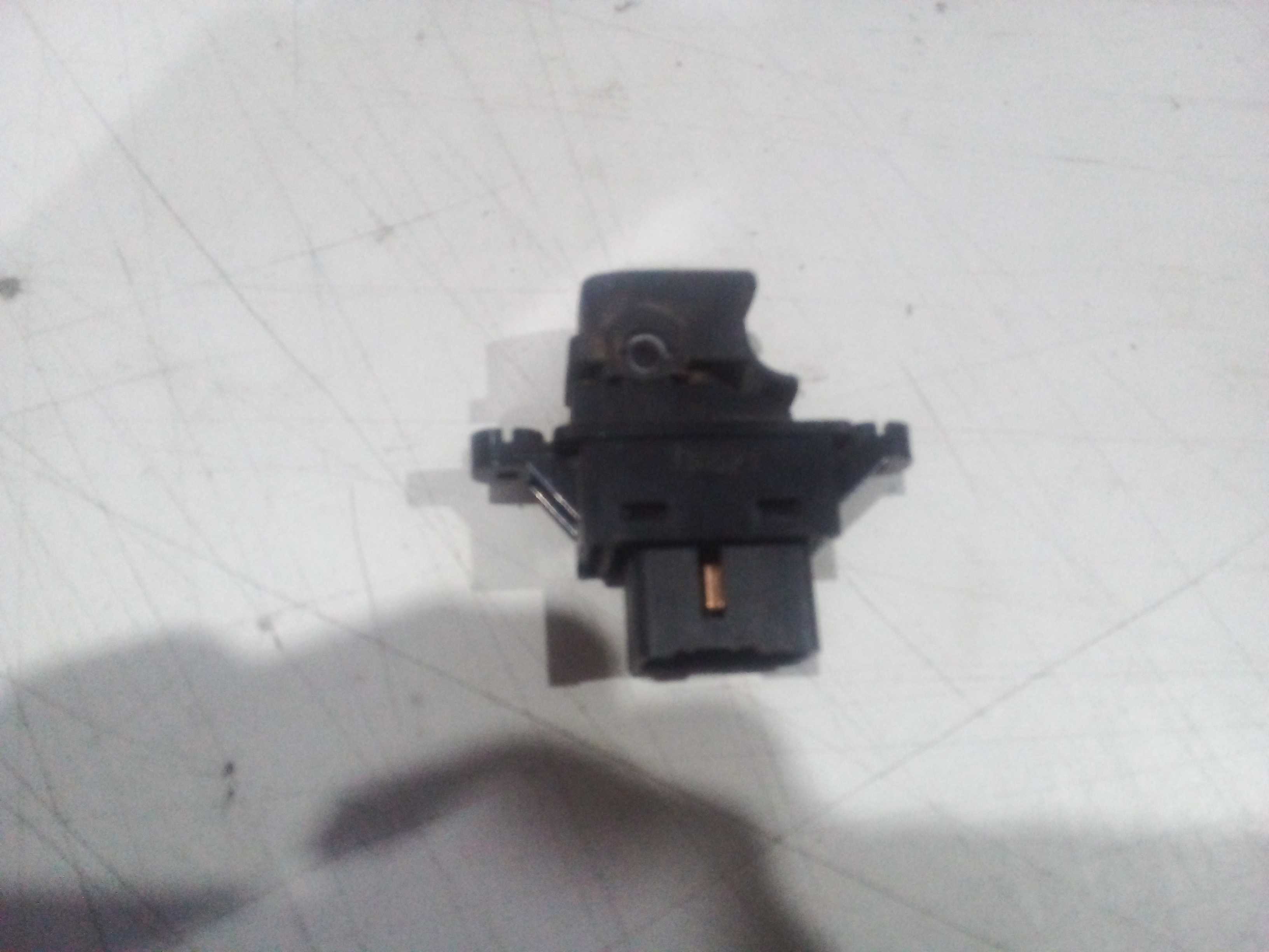 BOTÃO VIDRO ELÉTRICO PORTA TRAS DIR KIA PICANTO 2014 130523 2