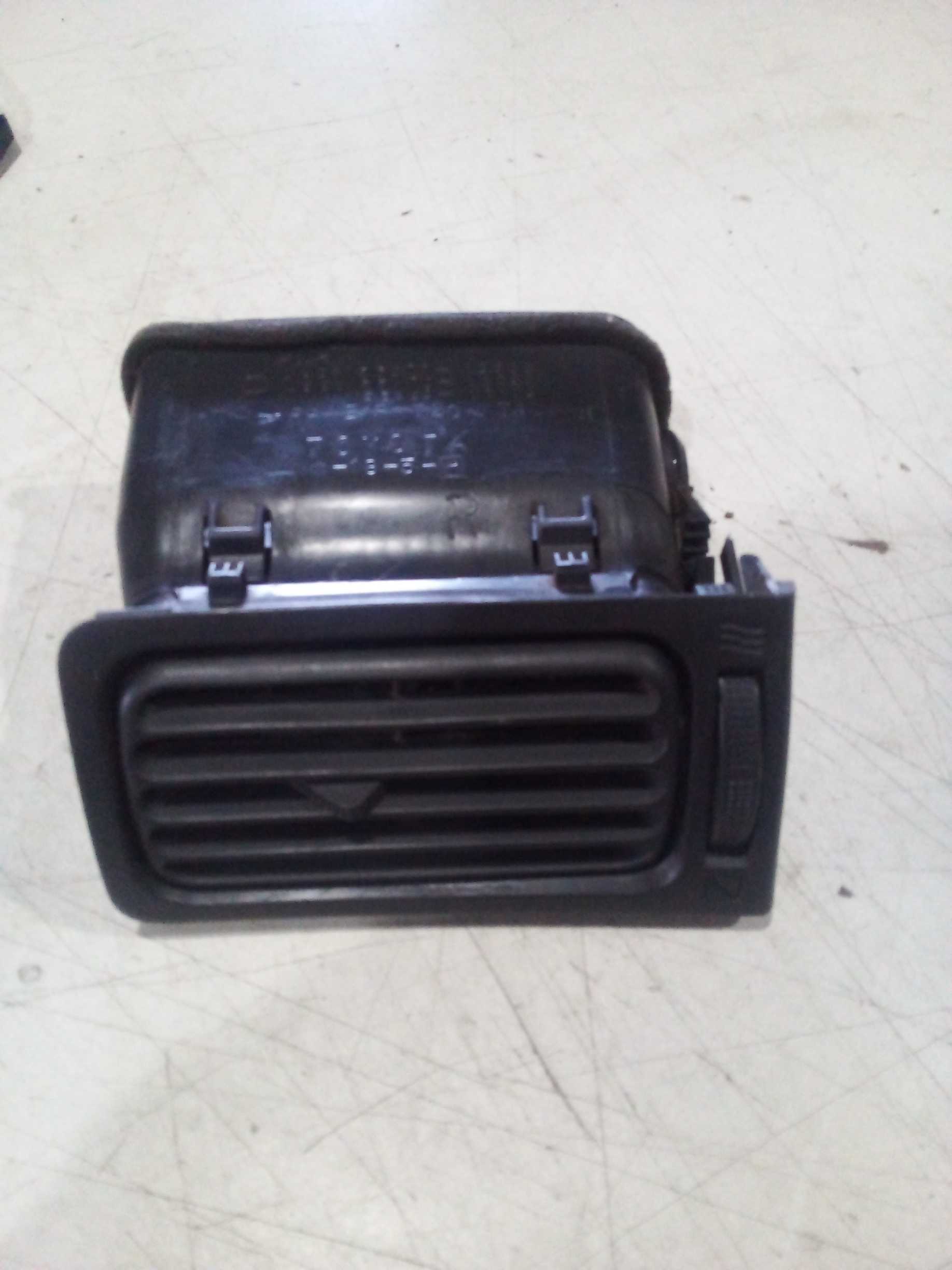 DIFUSOR AR DIREIRO COROLLA 2005 5567012300 1