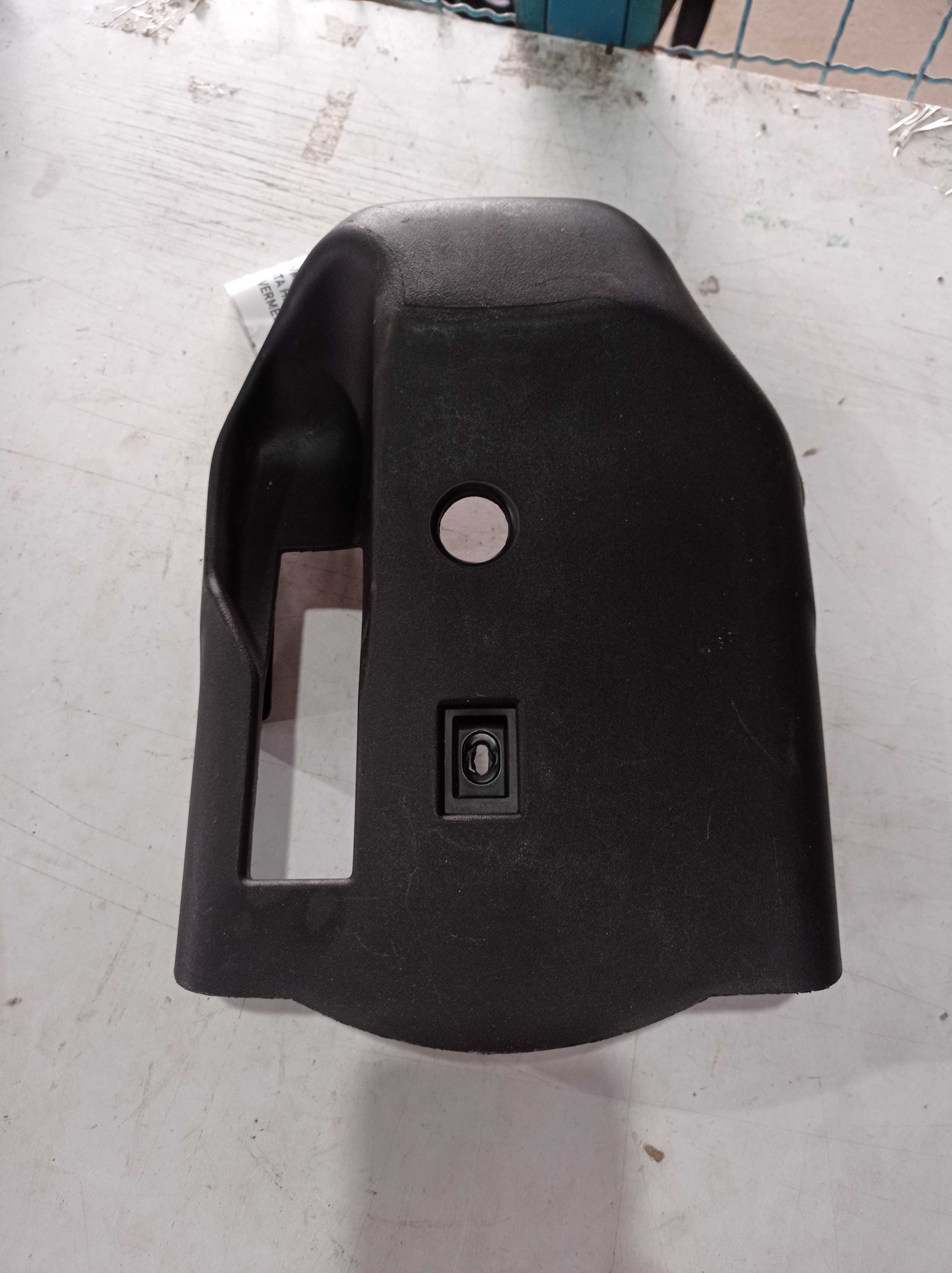 MOLDURA INFERIOR COLUNA DIREÇÃO FORD FIESTA 2014 1
