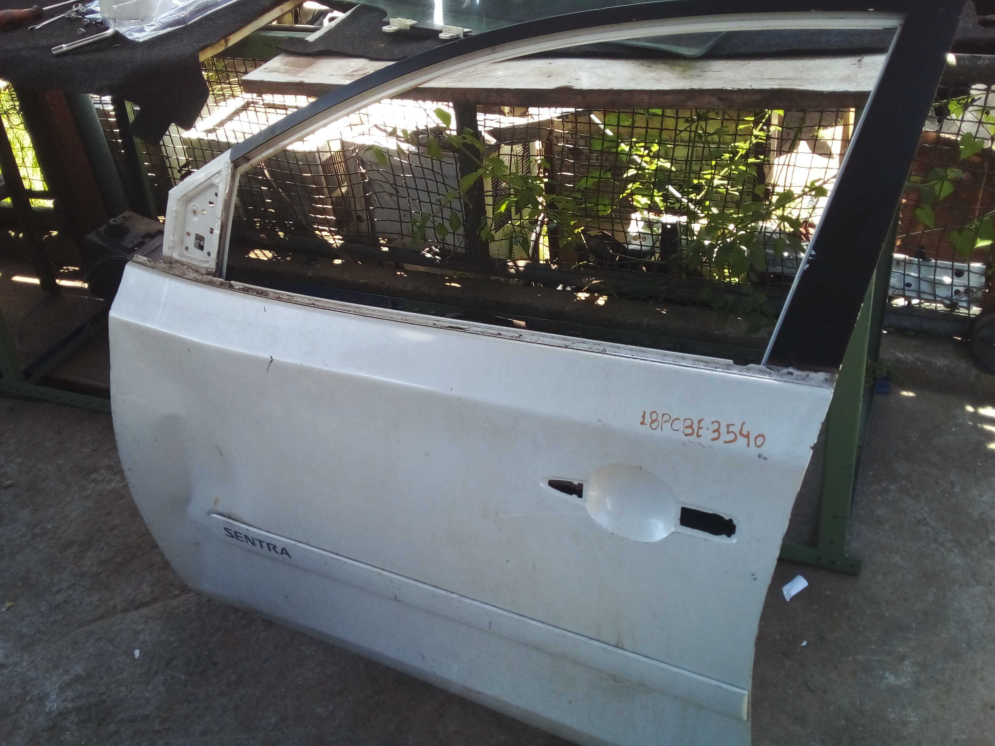 PORTA DIANTEIRA ESQUERDA SENTRA 2014 2