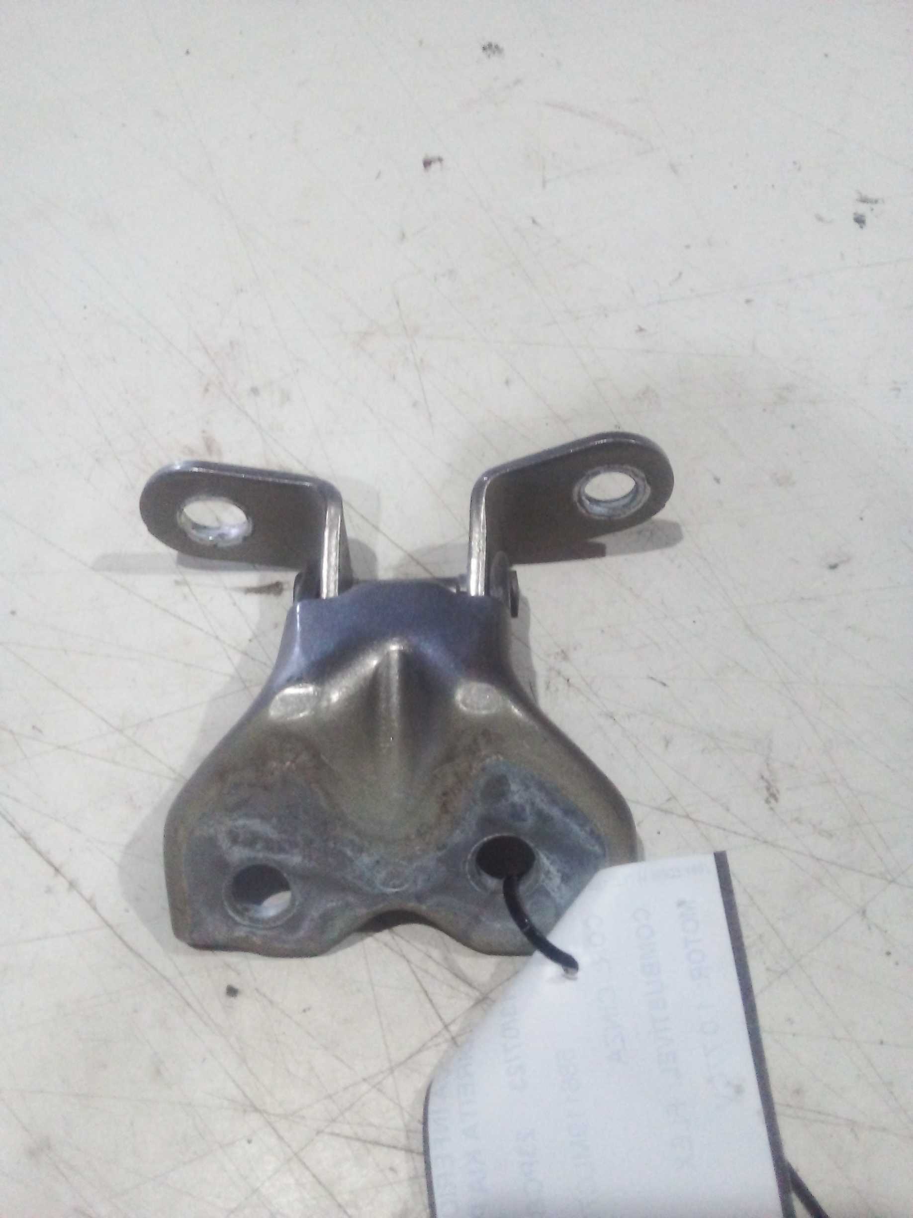 DOBRADIÇA INFERIOR PORTA DIANTEIRA DIREITA KIA PICANTO 2014 1