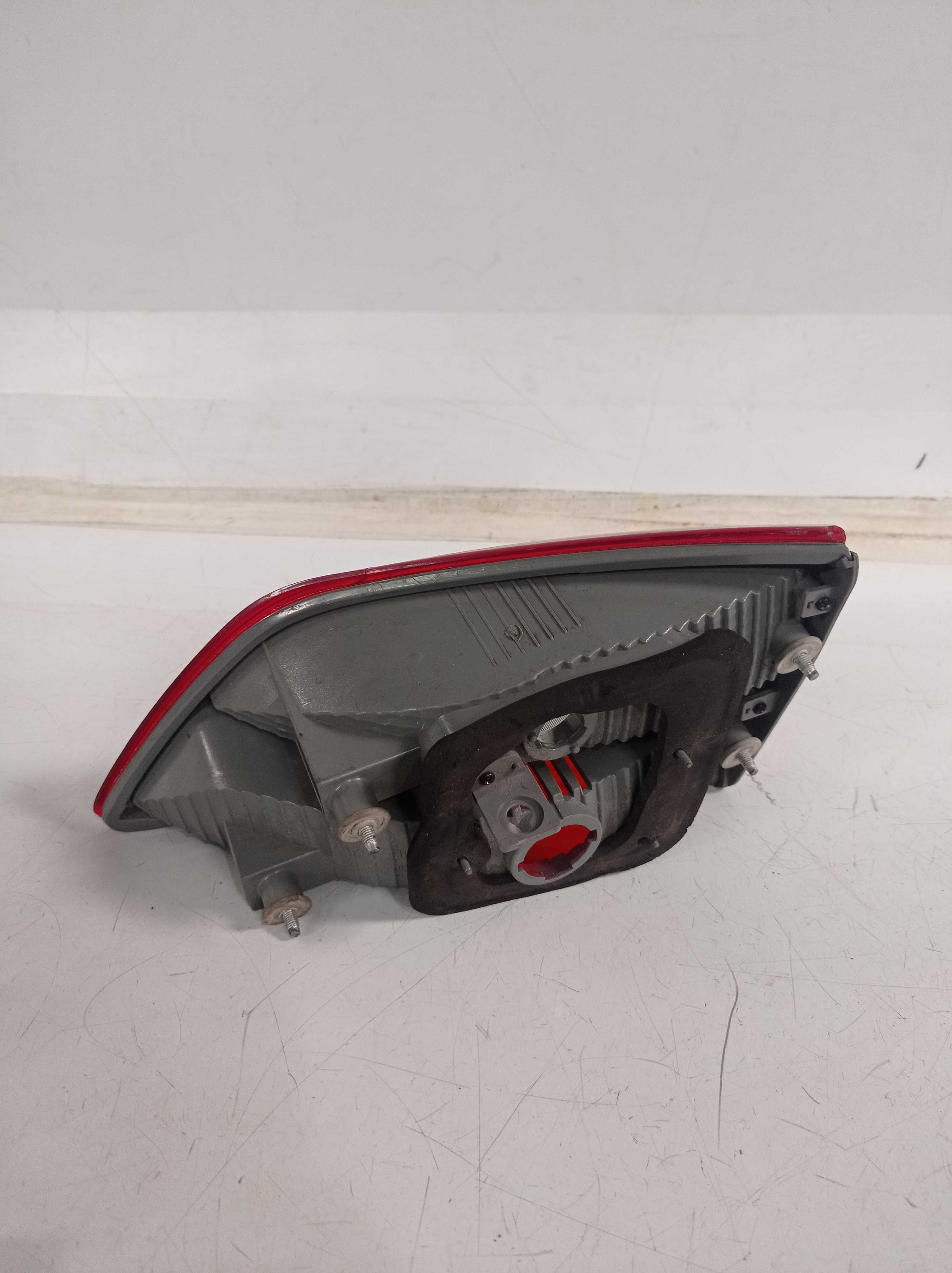 LANTERNA ESQUERDA TAMPA TRASEIRA HYUNDAI HB20 HATCH 12 3